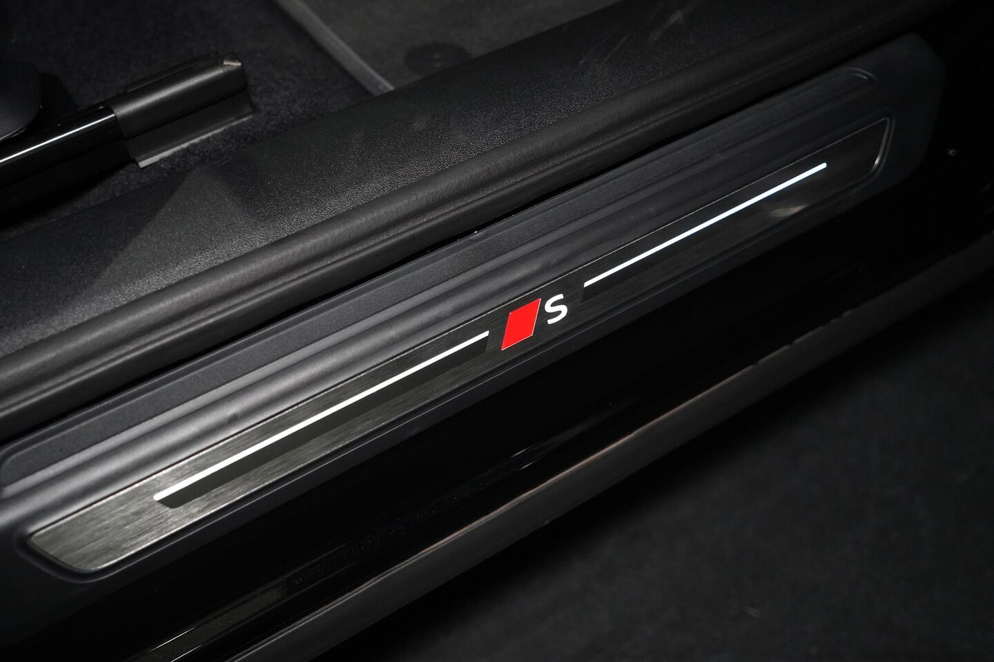 Image about Audi Q5 SUV TDI quattro 150 kW sport