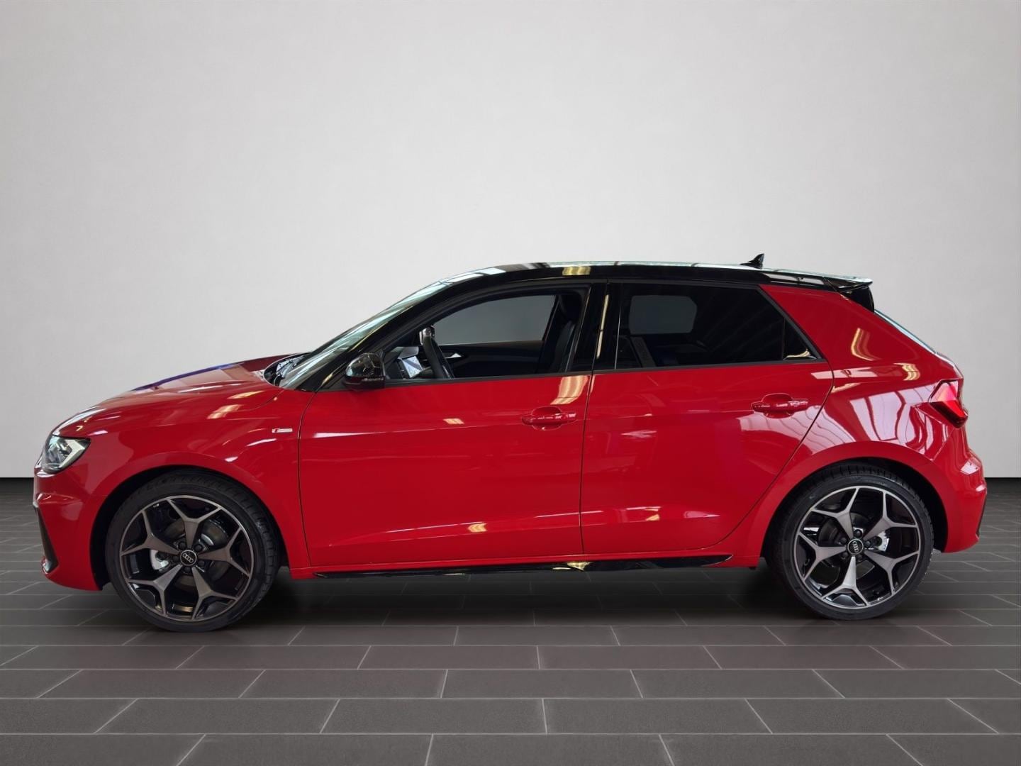 Bild über Audi A1 Sportback S line 30 TFSI S tronic - für weitere Informationen kontaktieren Sie den Audi Partner