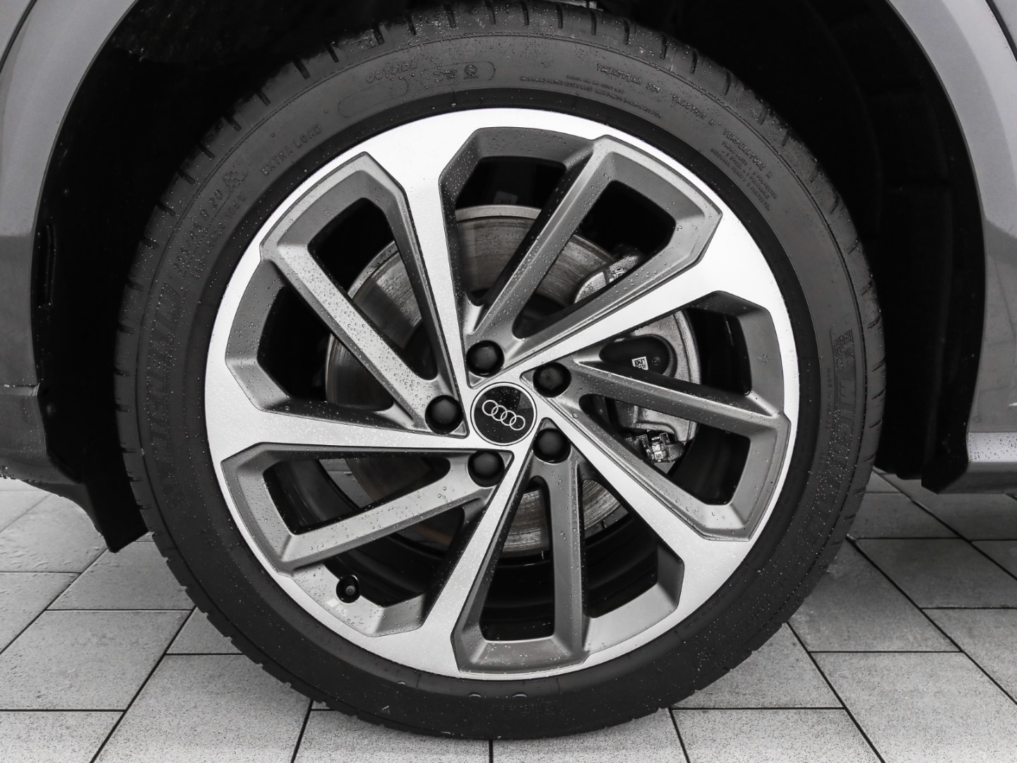 Bild über Audi Q5 SUV TDI quattro 150 kW S tronic - für weitere Informationen kontaktieren Sie den Audi Partner