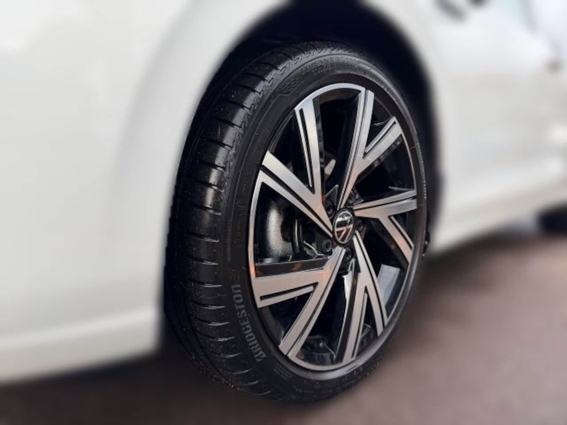 Volkswagen Golf Style