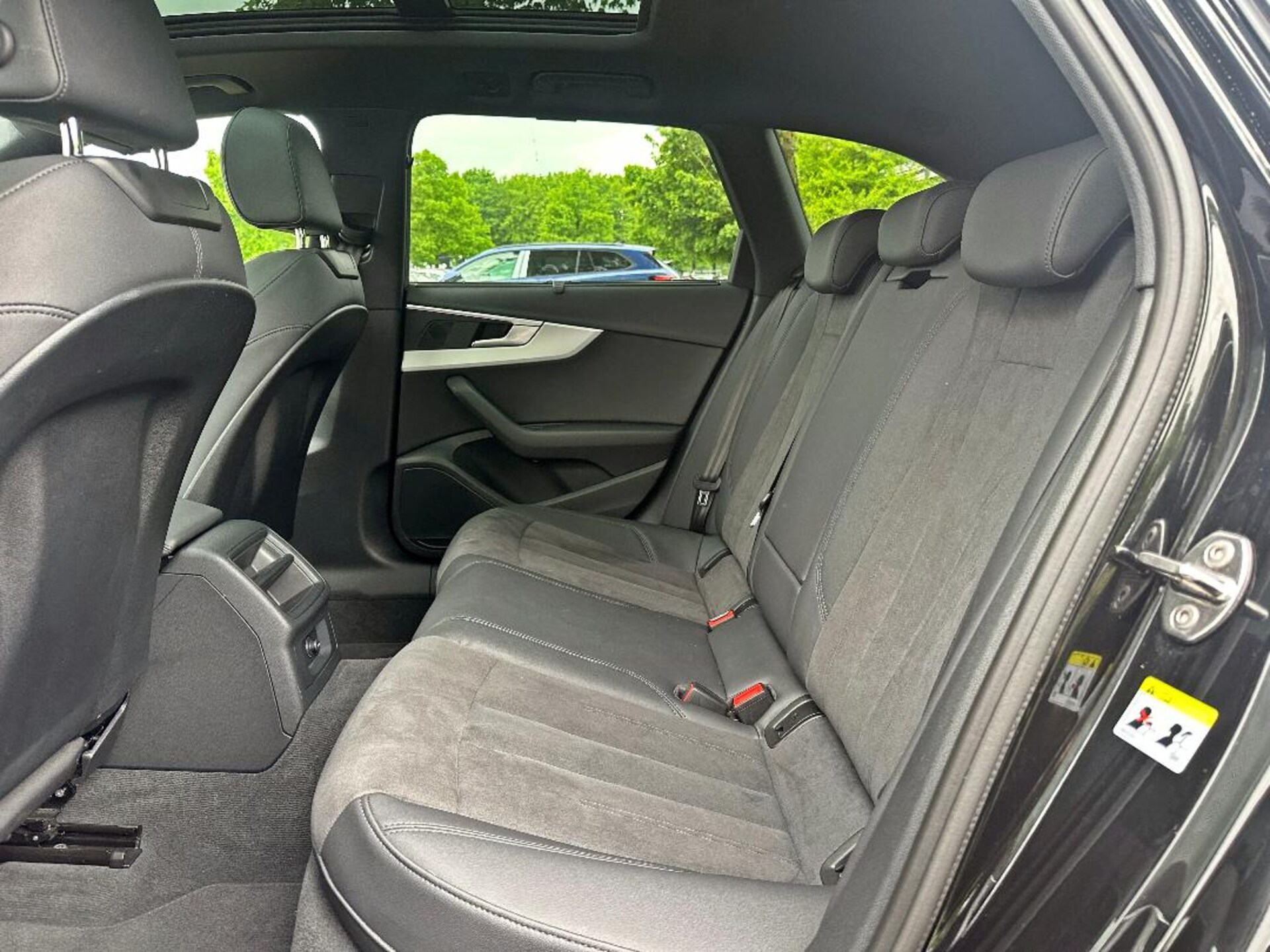 Audi A4 Avant S line