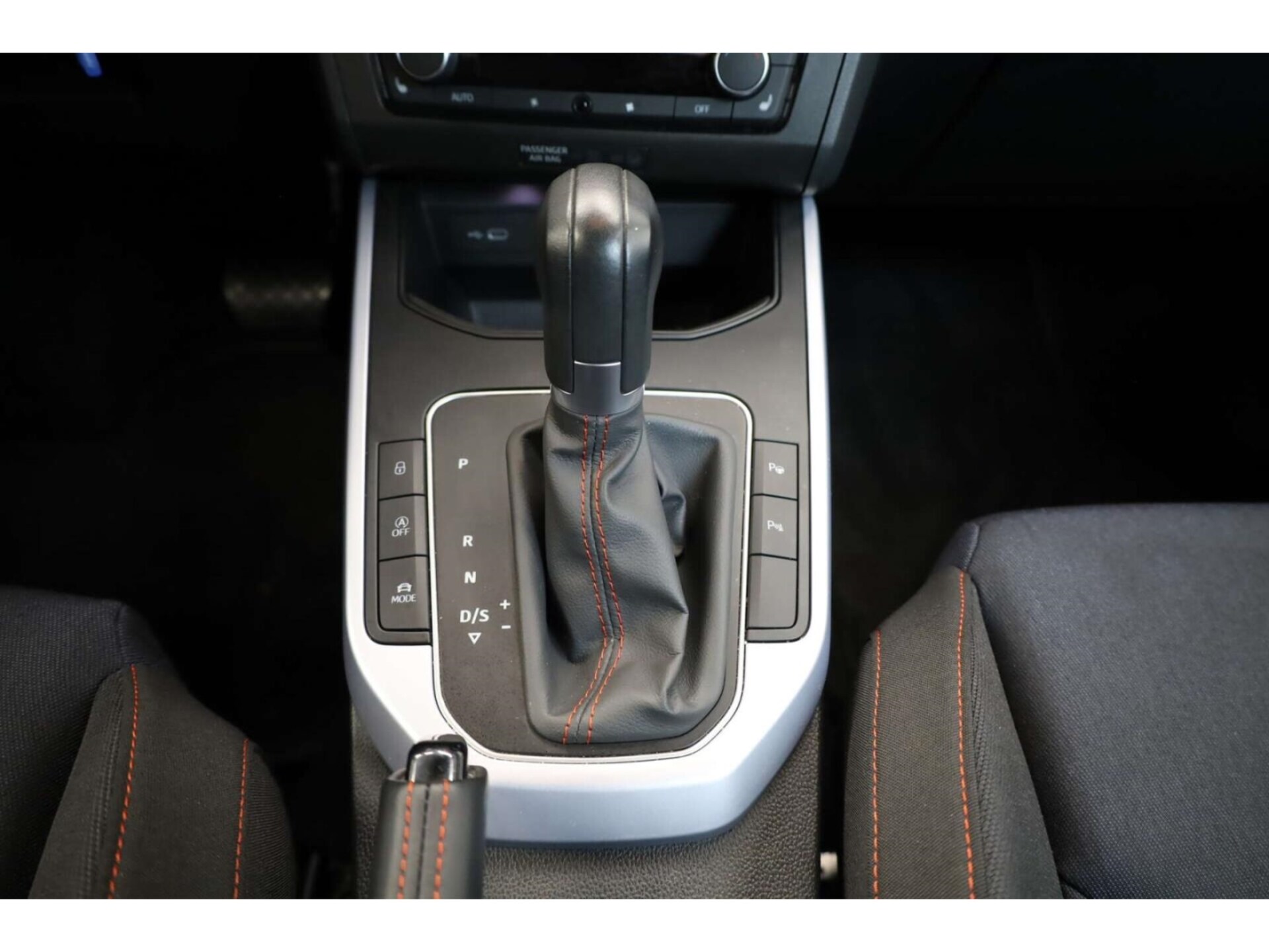 SEAT Arona FR