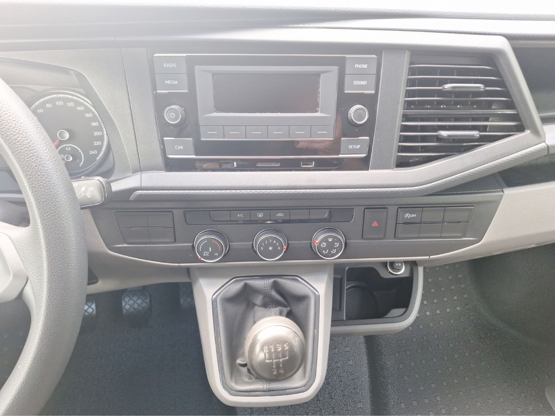 Volkswagen T6.1 Transporter Kombi kurzer Radstand