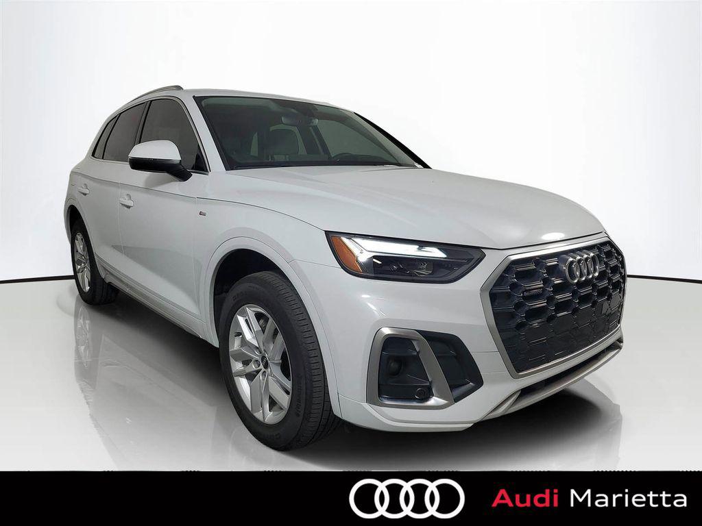 2024 Audi Q5 45 Premium's photo