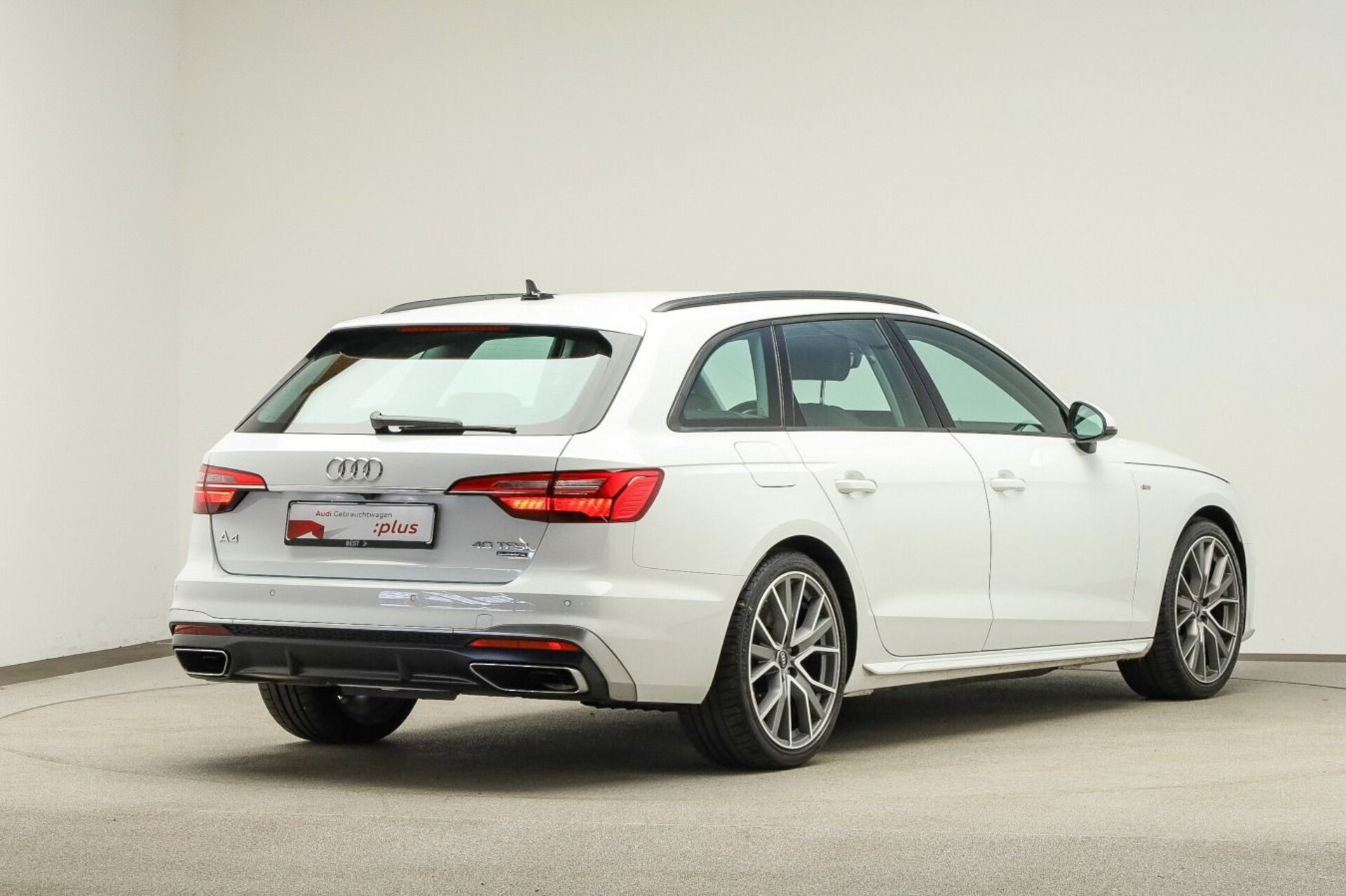 Audi A4 Avant S line
