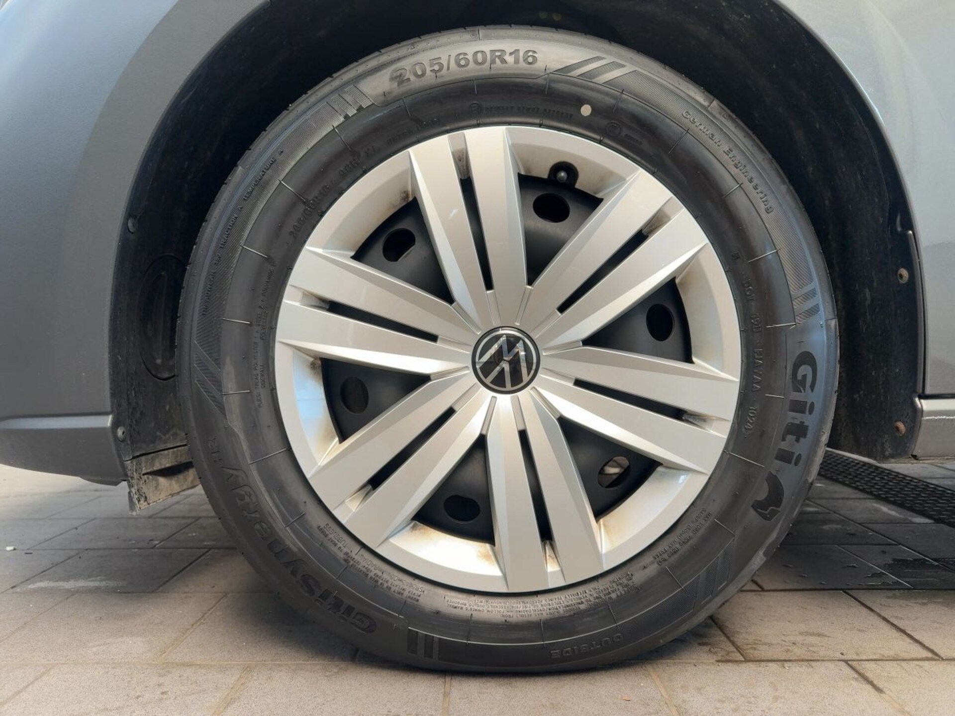 Volkswagen Caddy Maxi Basis-Modell