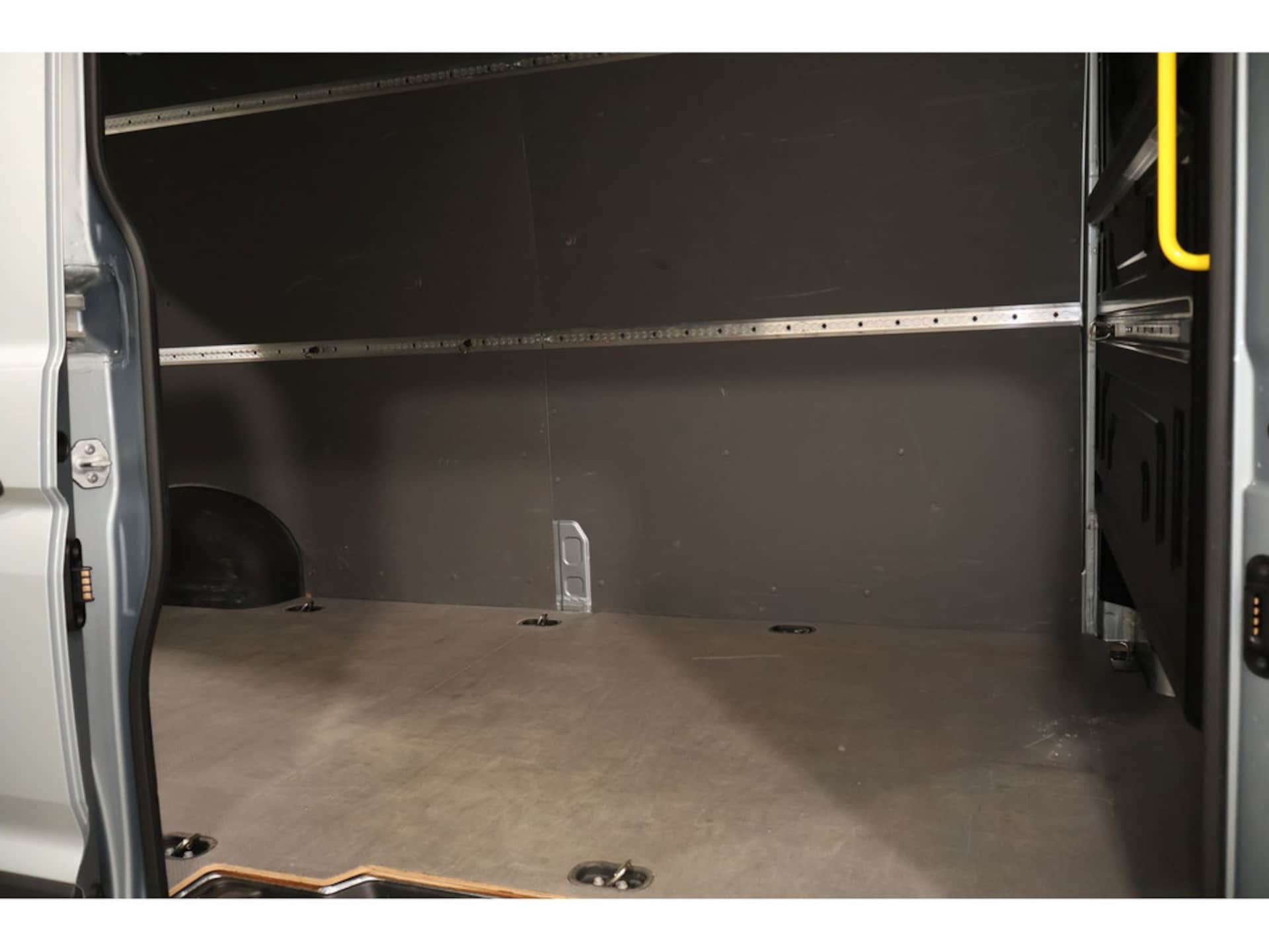 Volkswagen Crafter Kasten langer Radstand