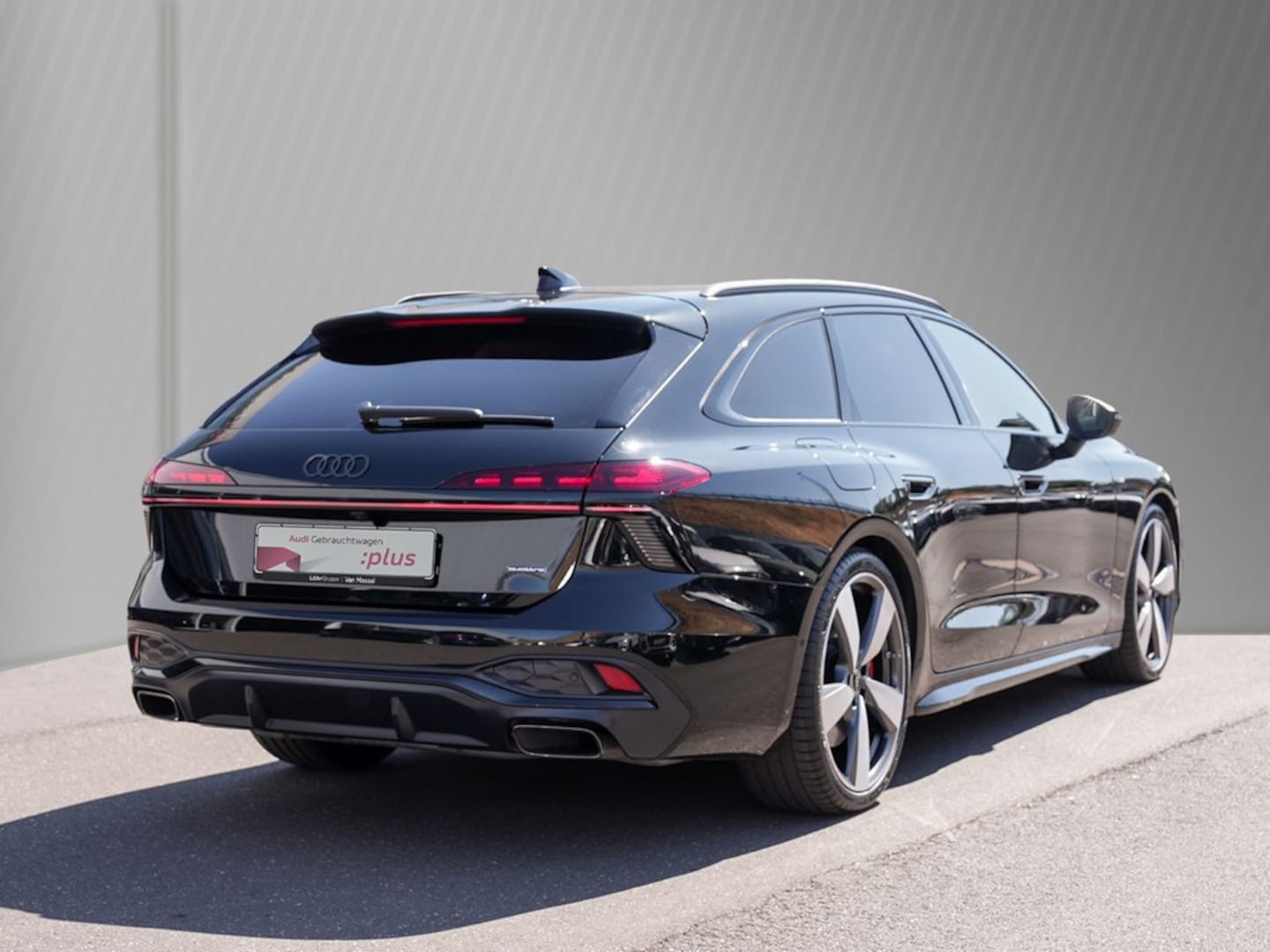 Bild über Audi A6 Avant TFSI quattro 270 kW S tronic - für weitere Informationen kontaktieren Sie den Audi Partner