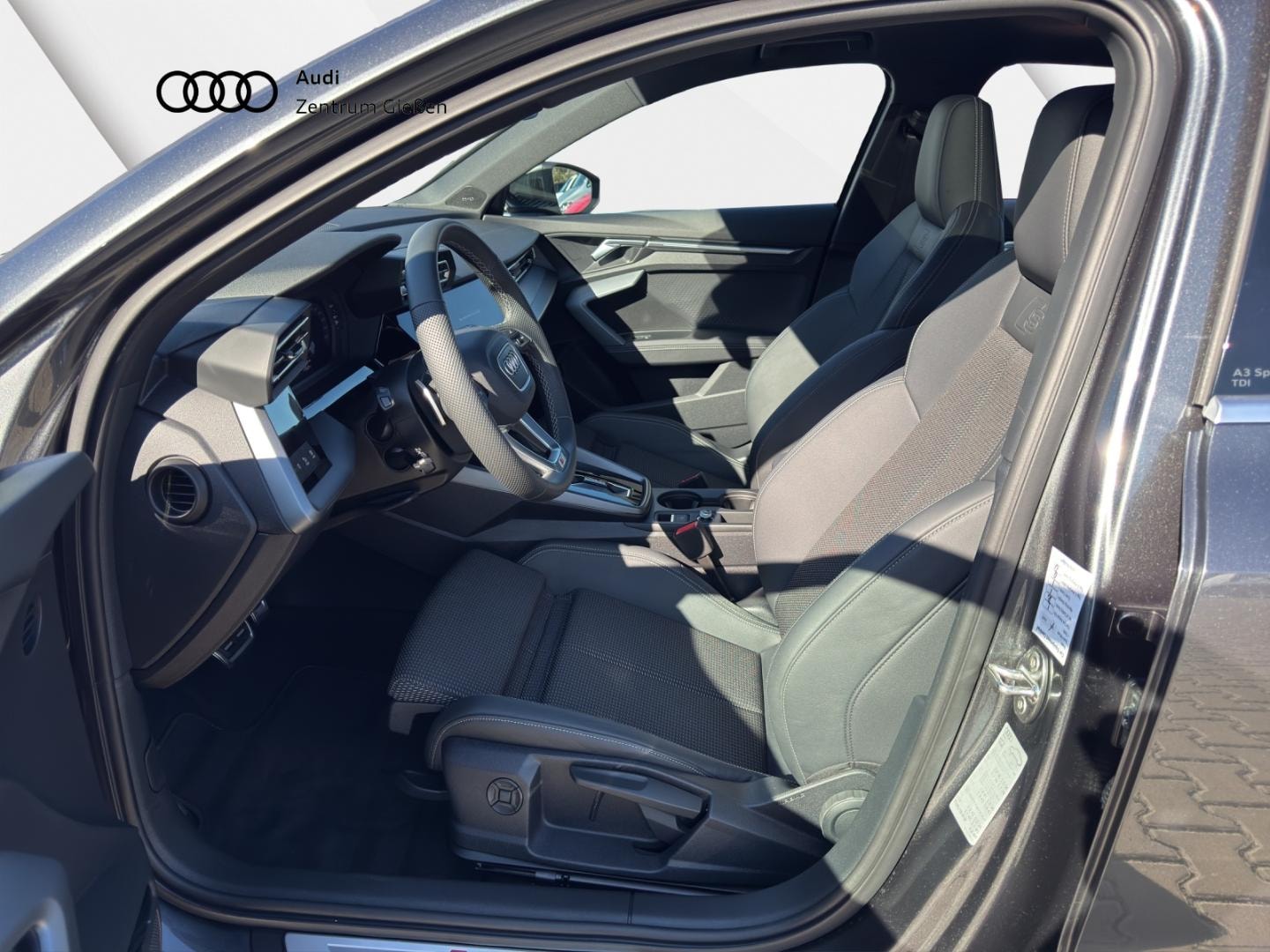 Bild über Audi A3 Sportback S line 35 TDI S tronic - für weitere Informationen kontaktieren Sie den Audi Partner
