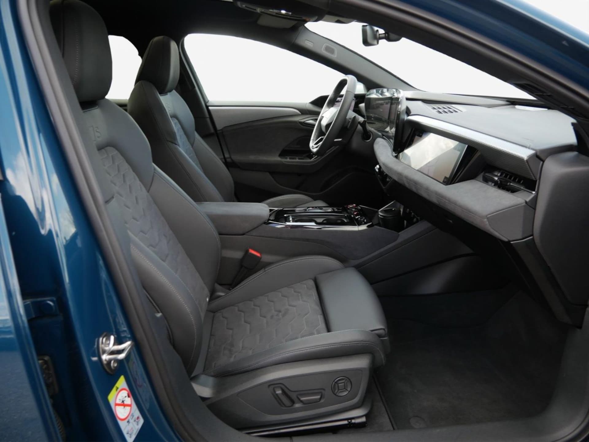 Audi A6 Avant e-tron edition one