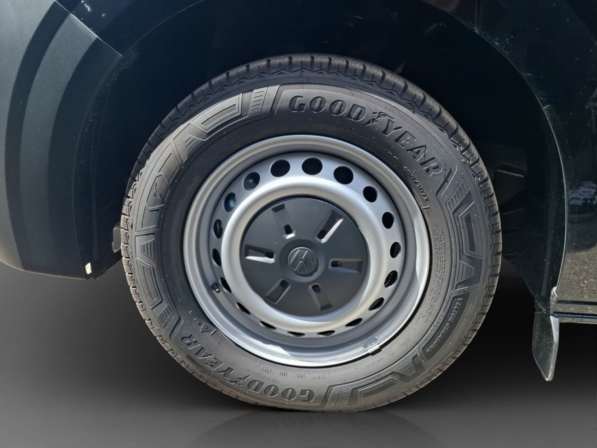Volkswagen Transporter Kombi langer Radstand