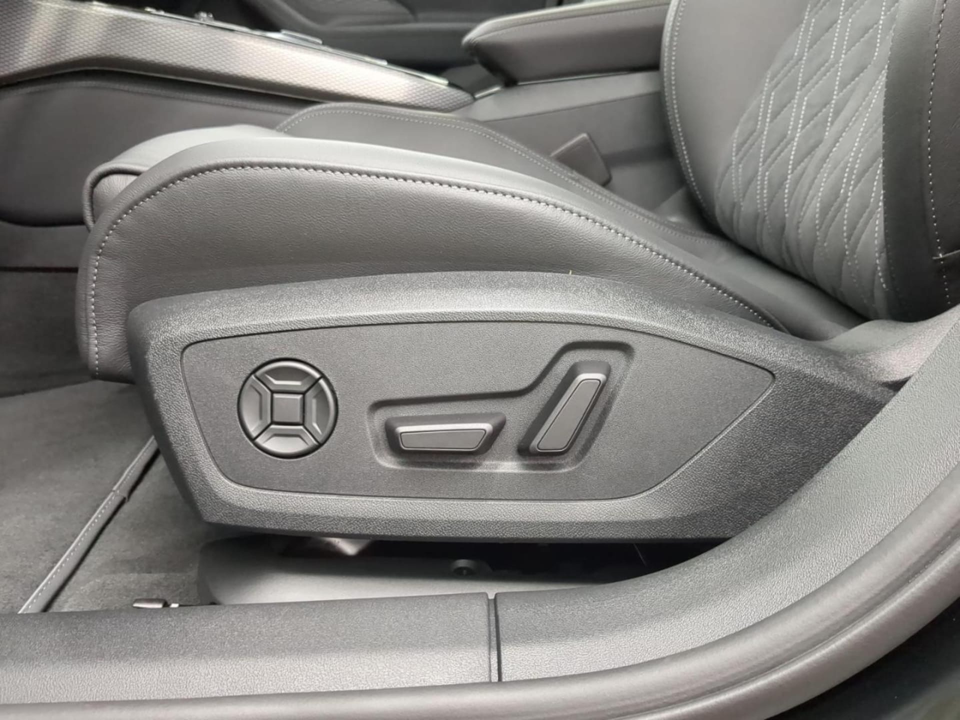 Audi A6 Avant e-hybrid