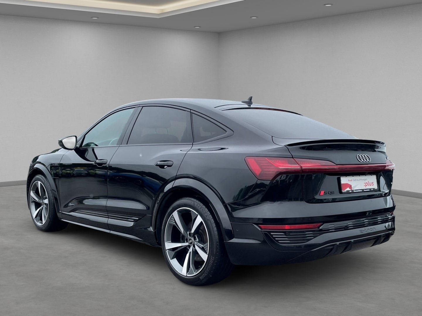 Bild über Audi SQ8 Sportback e-tron e-tron quattro - für weitere Informationen kontaktieren Sie den Audi Partner