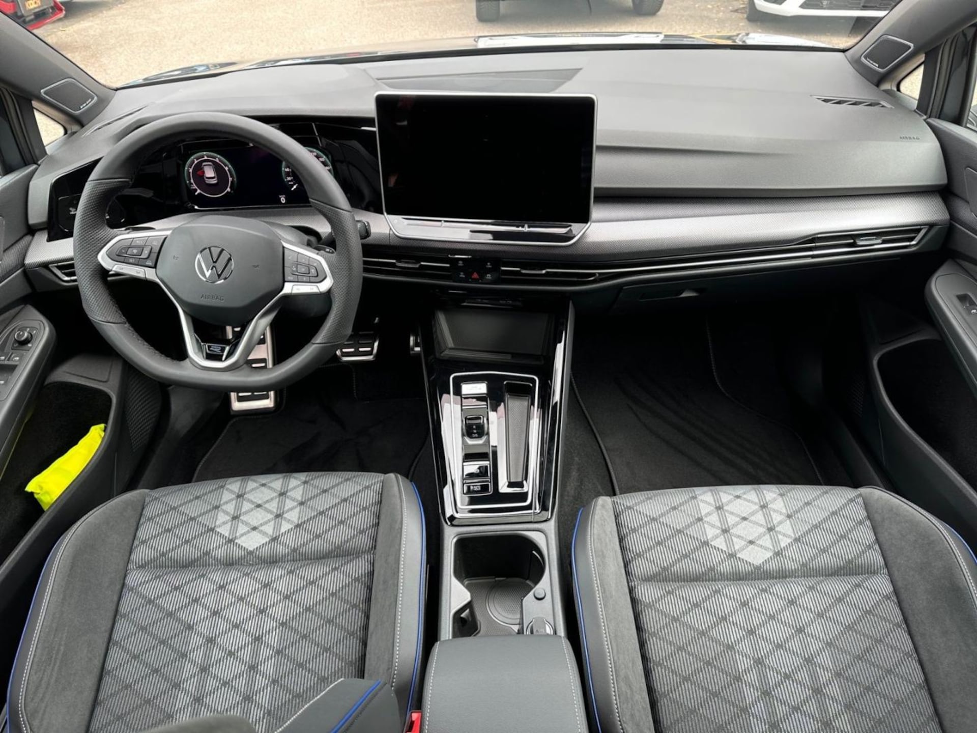 Volkswagen Golf R-Line