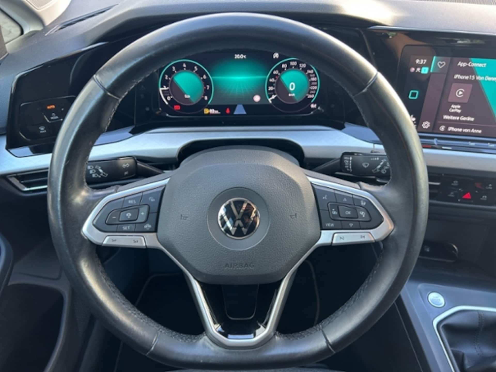 Volkswagen Golf Life