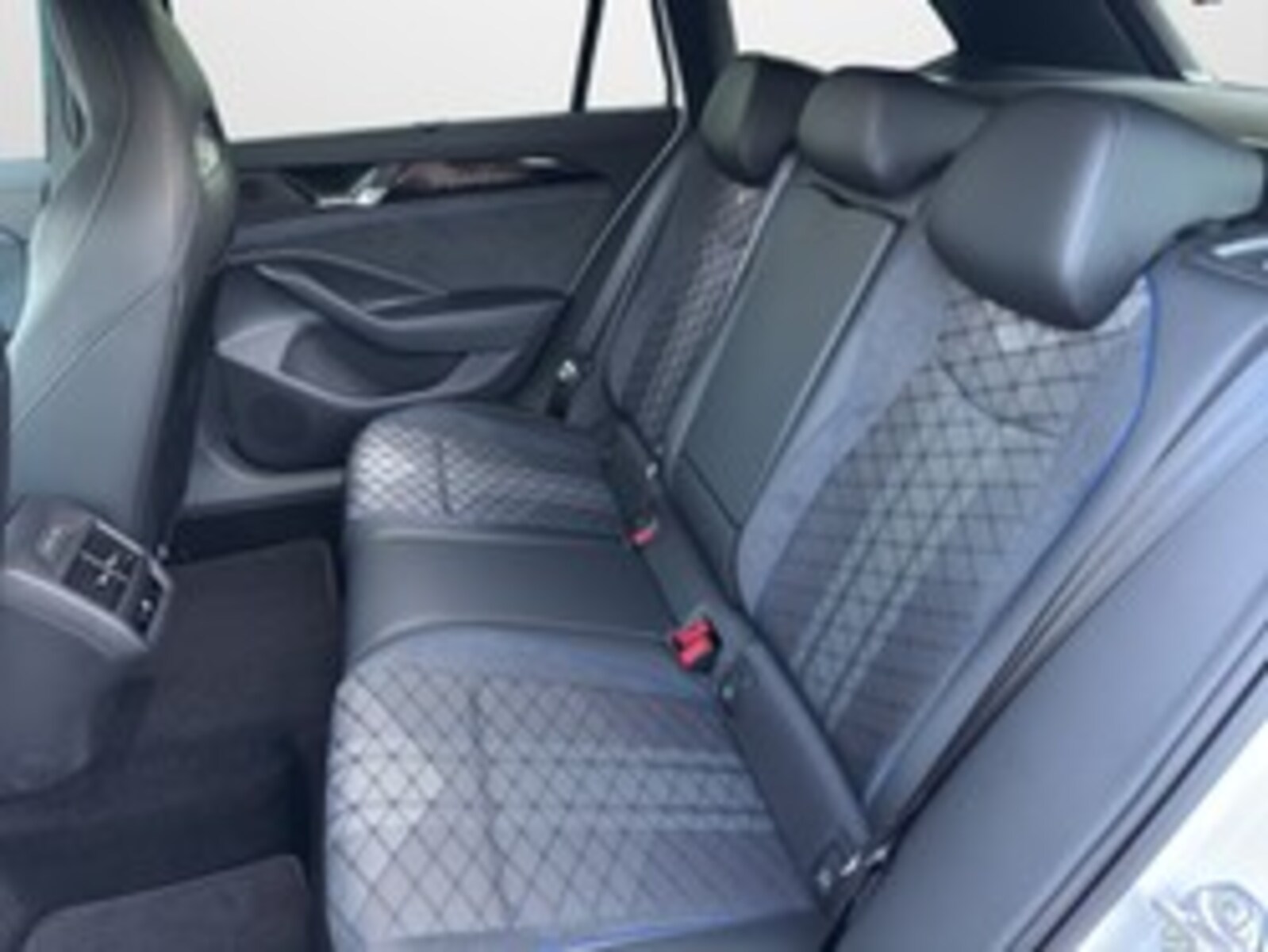 Volkswagen Passat – Bild 12