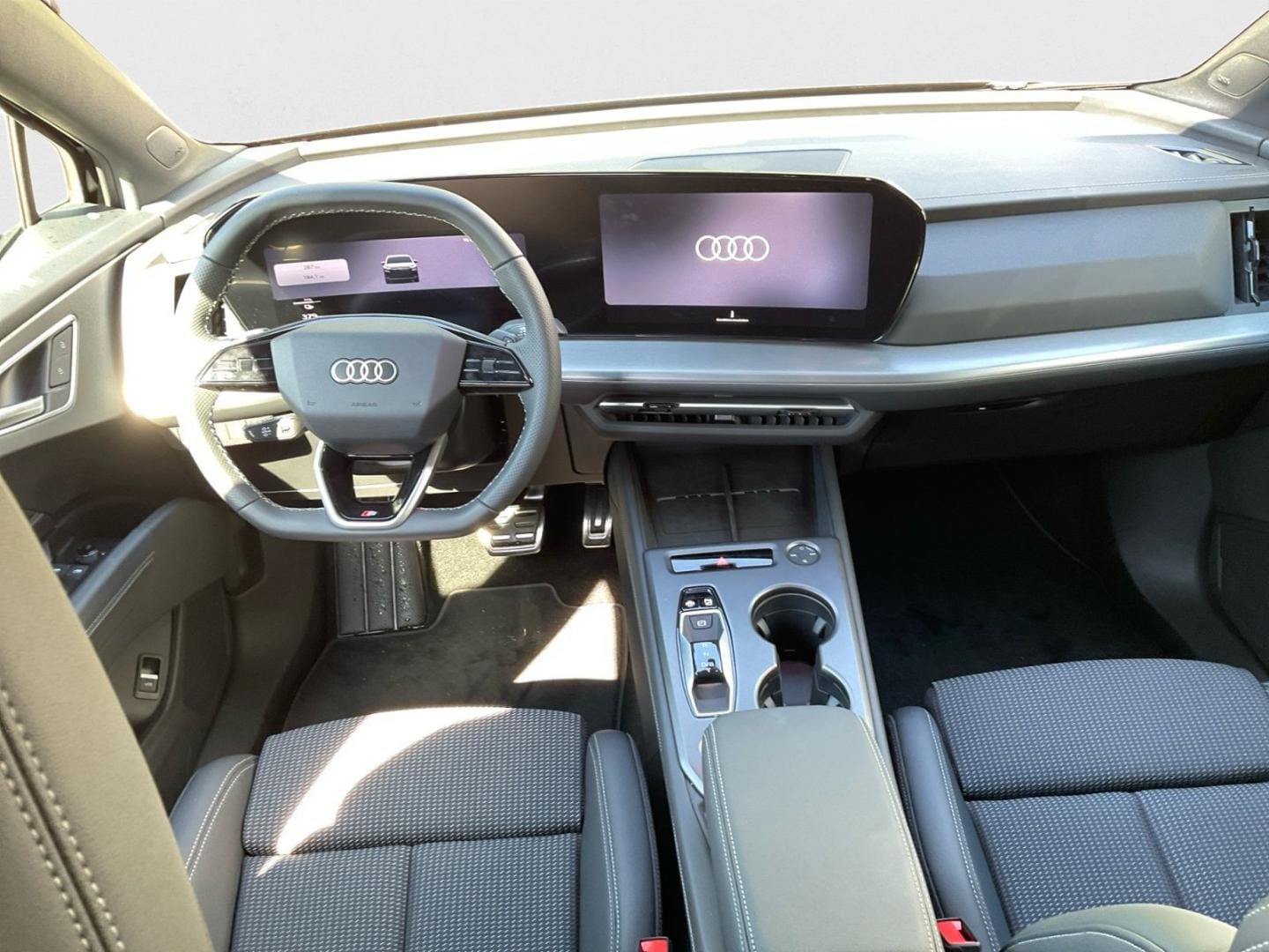Bild über Audi Q4 SUV e-tron e-tron performance 210 kW - für weitere Informationen kontaktieren Sie den Audi Partner