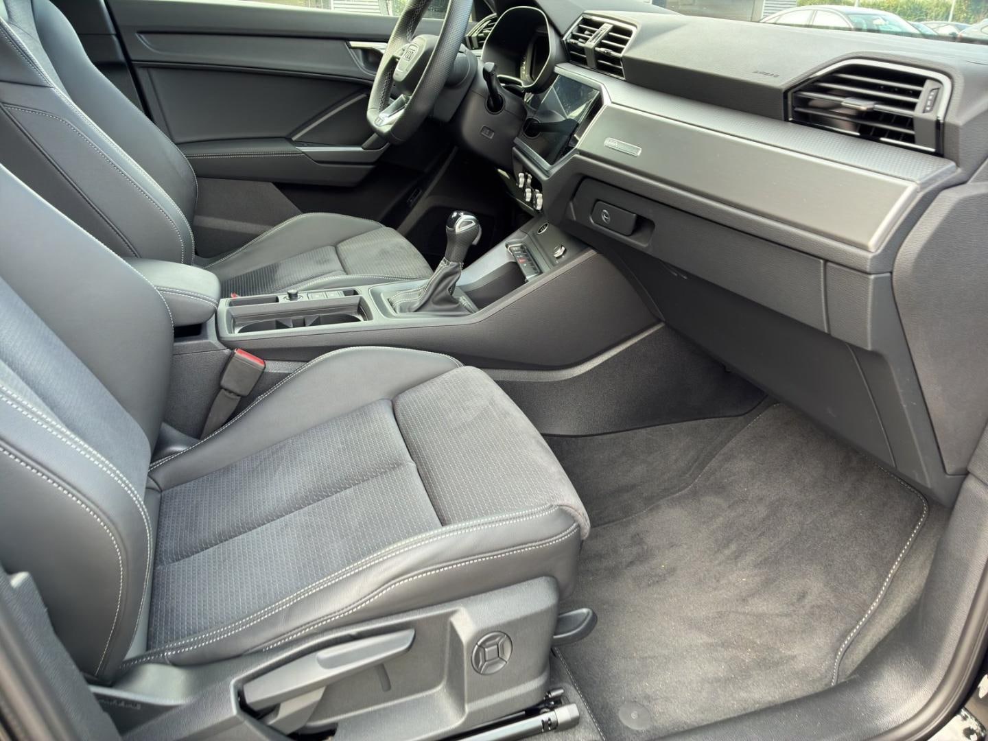 Bild über Audi Q3 Sportback 35 TFSI S tronic - für weitere Informationen kontaktieren Sie den Audi Partner