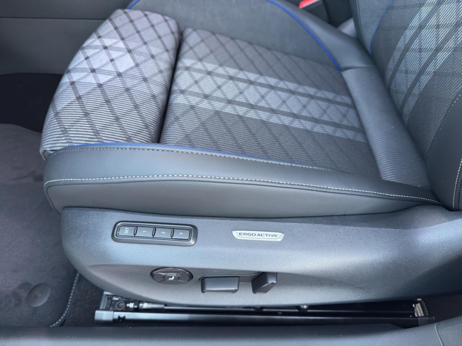 Volkswagen Passat – Bild 11