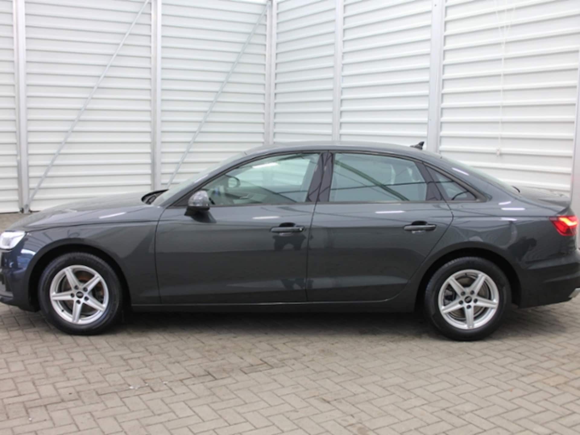 Audi A4 Limousine