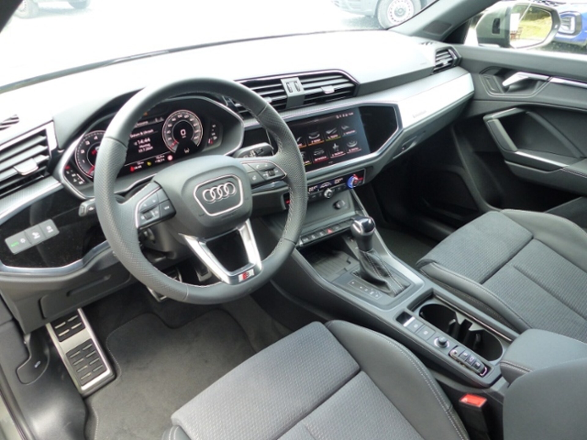 Audi Q3 Sportback S line