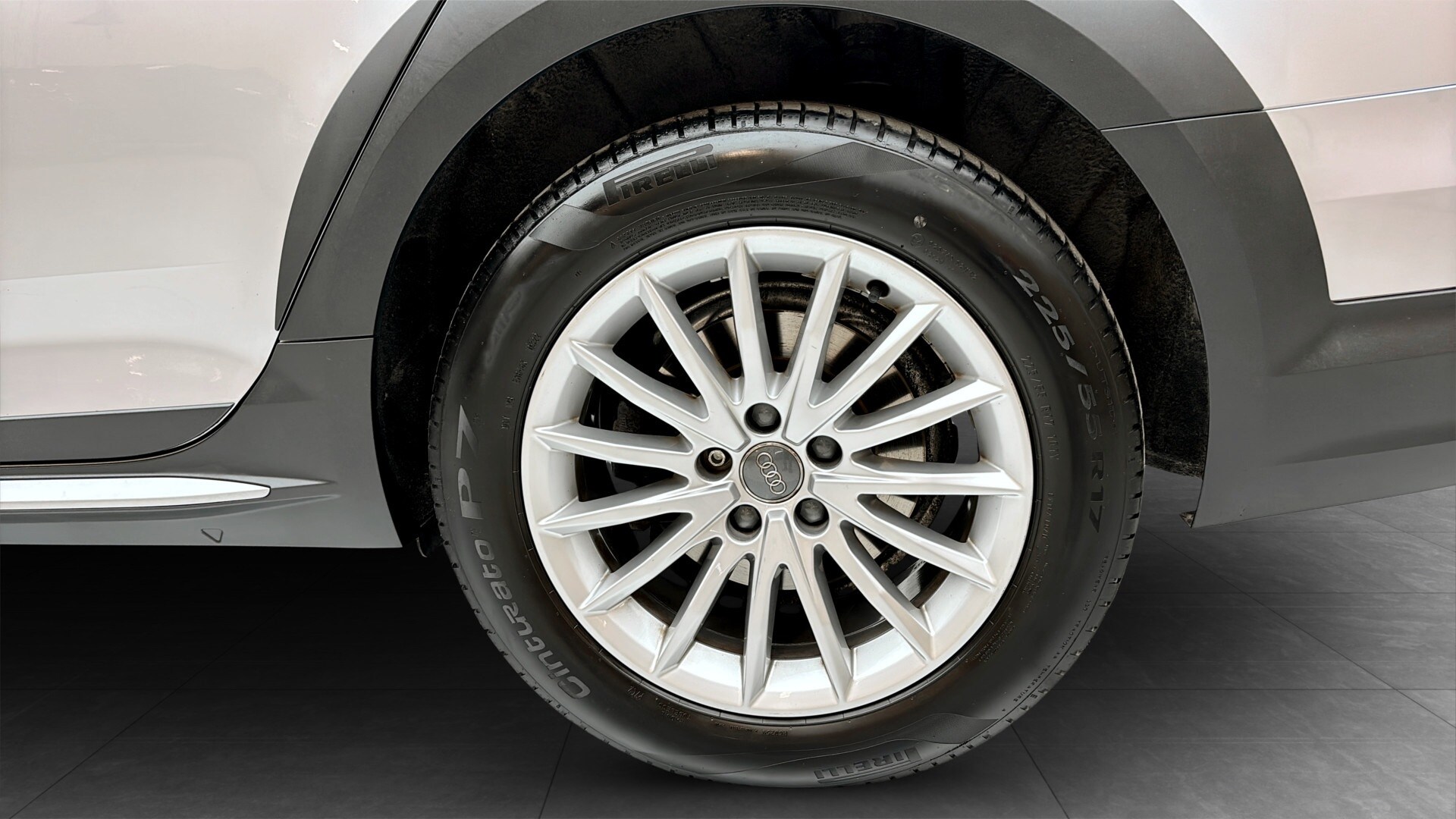 Bild som visar&nbsp;Audi A4 allroad quattro&nbsp;A4 allroad 2.0 TDI quattro 190 hk S tronic - för mer information kontakta din Audi Partner