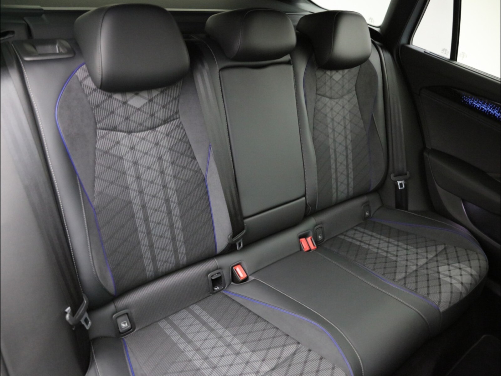Volkswagen Passat – Bild 8