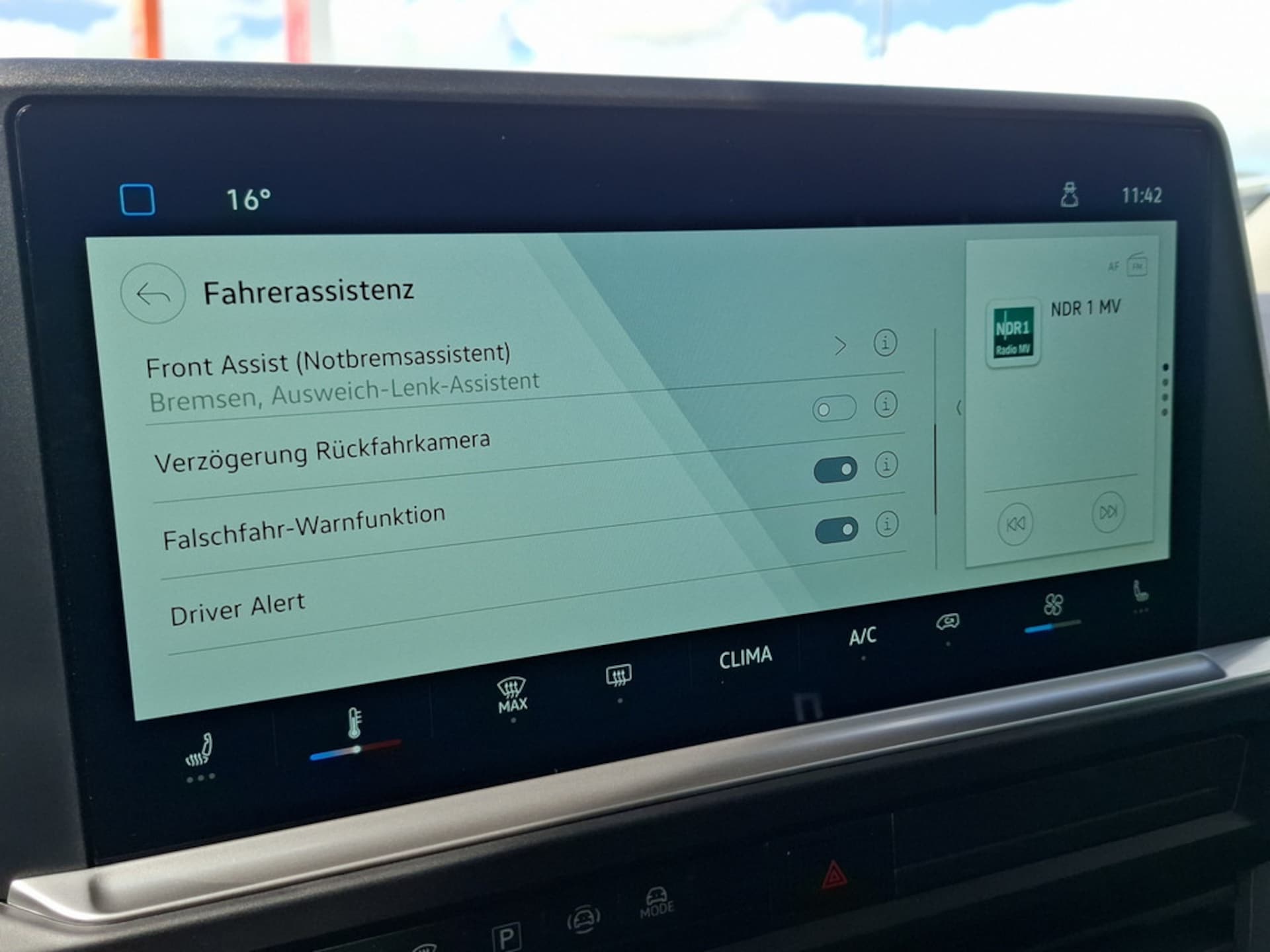 Volkswagen Transporter Kombi langer Radstand