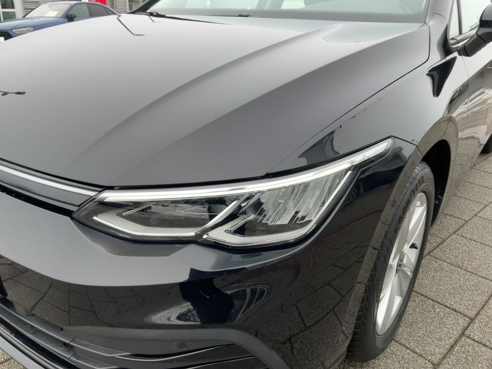 Volkswagen Golf Life