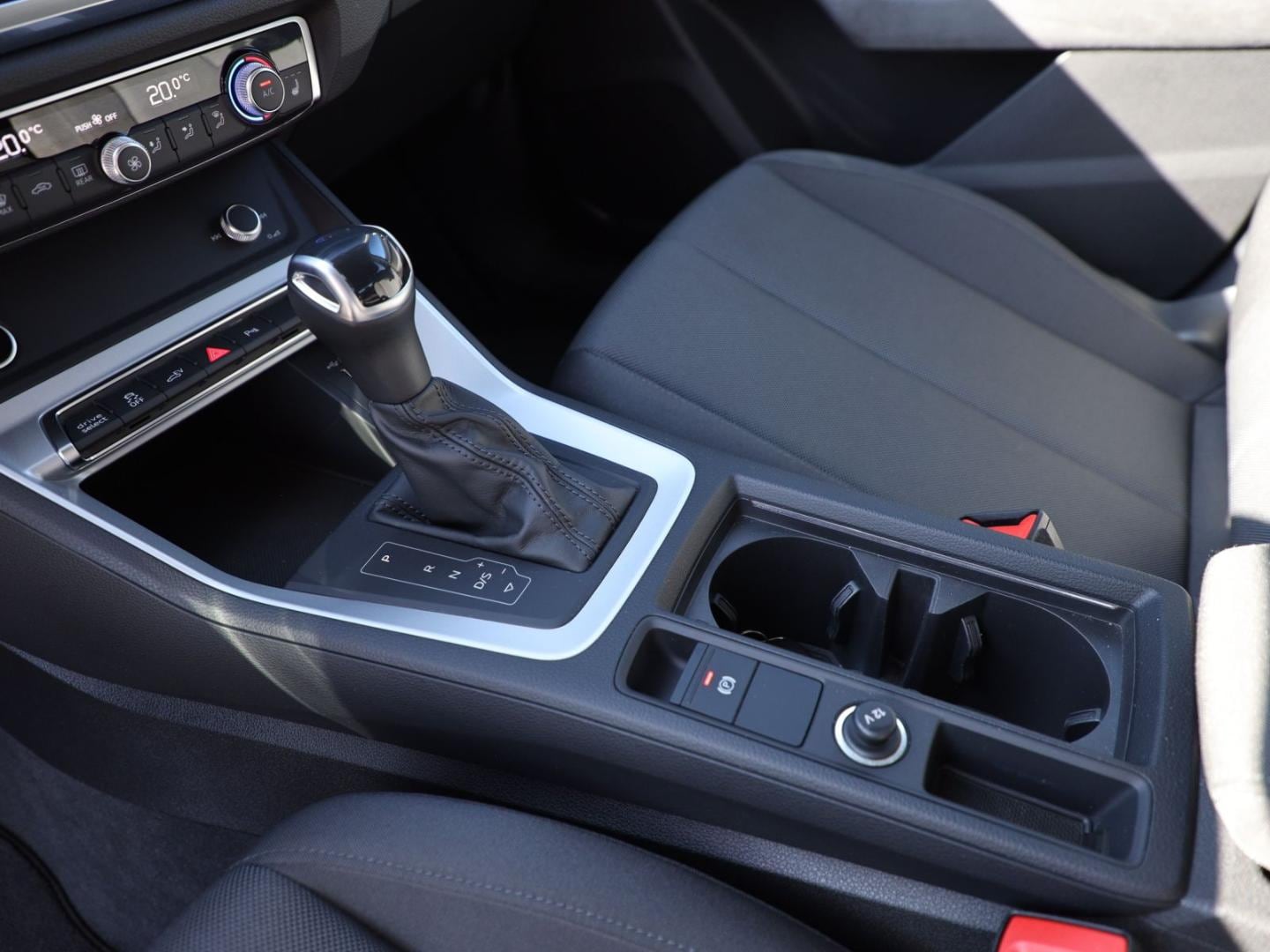 Bild über Audi Q3 TFSI e 45 TFSI e S tronic - für weitere Informationen kontaktieren Sie den Audi Partner