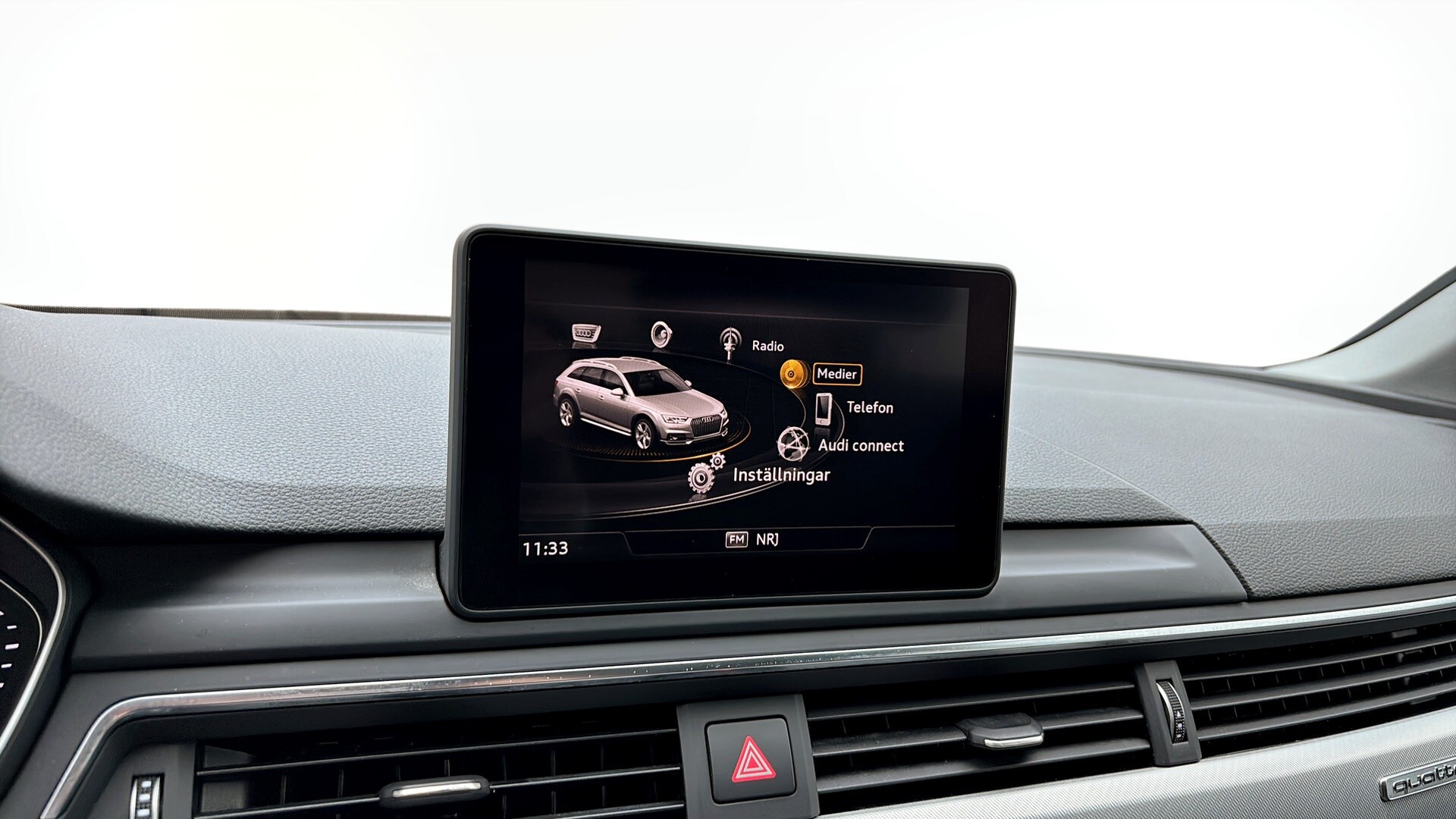 Bild som visar&nbsp;Audi A4 allroad quattro&nbsp;A4 allroad 2.0 TDI quattro 190 hk S tronic - för mer information kontakta din Audi Partner