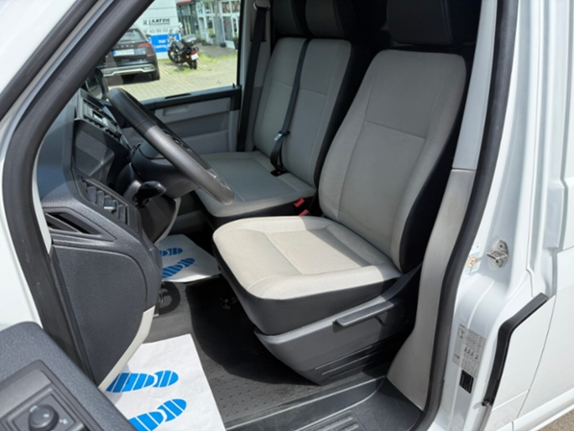 Volkswagen T6 Transporter Kasten langer Radstand