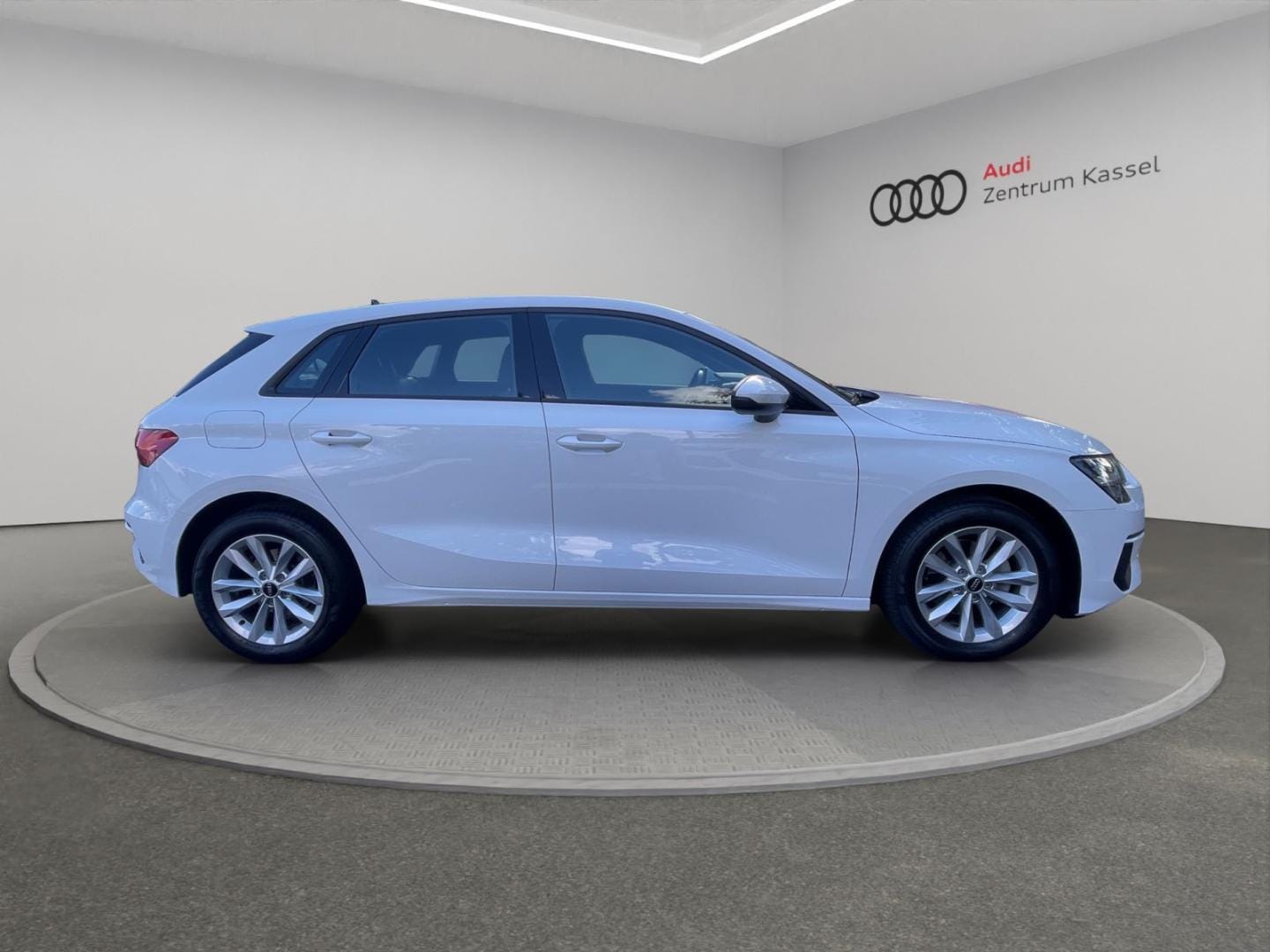 Bild über Audi A3 Sportback 30 TFSI Schaltgetriebe - für weitere Informationen kontaktieren Sie den Audi Partner