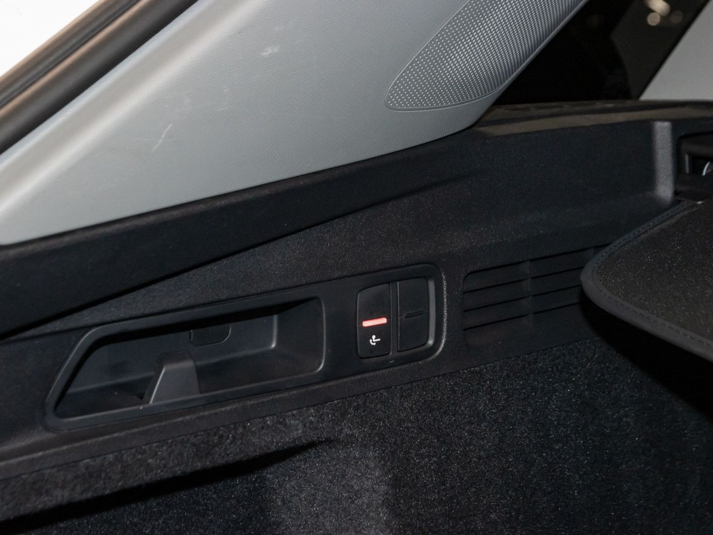 Bild über Audi Q5 SUV TDI quattro 150 kW S tronic - für weitere Informationen kontaktieren Sie den Audi Partner