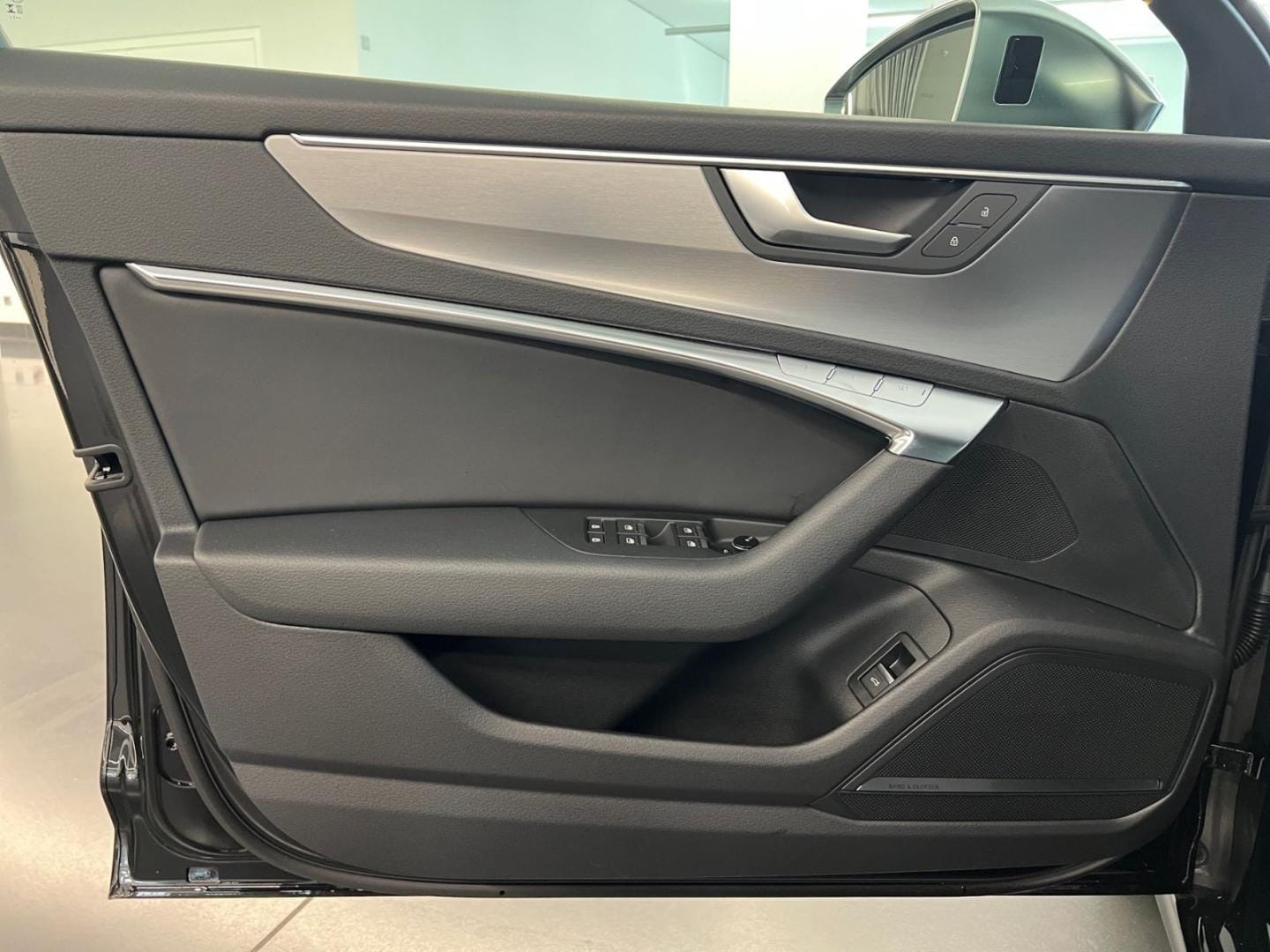 Bild über Audi S6 Limousine TDI quattro tiptronic - für weitere Informationen kontaktieren Sie den Audi Partner
