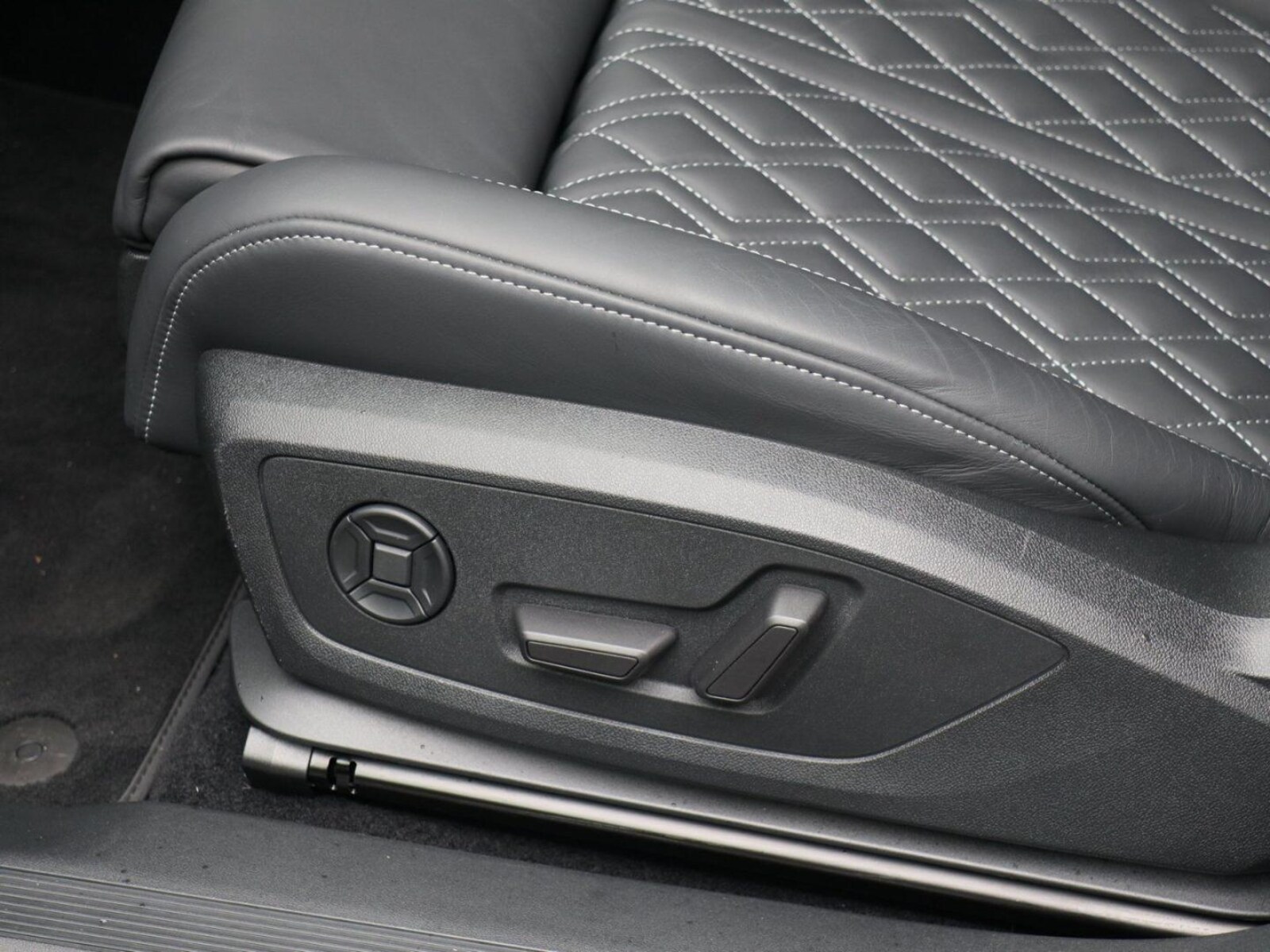 Audi Q4 Sportback e-tron – Bild 13