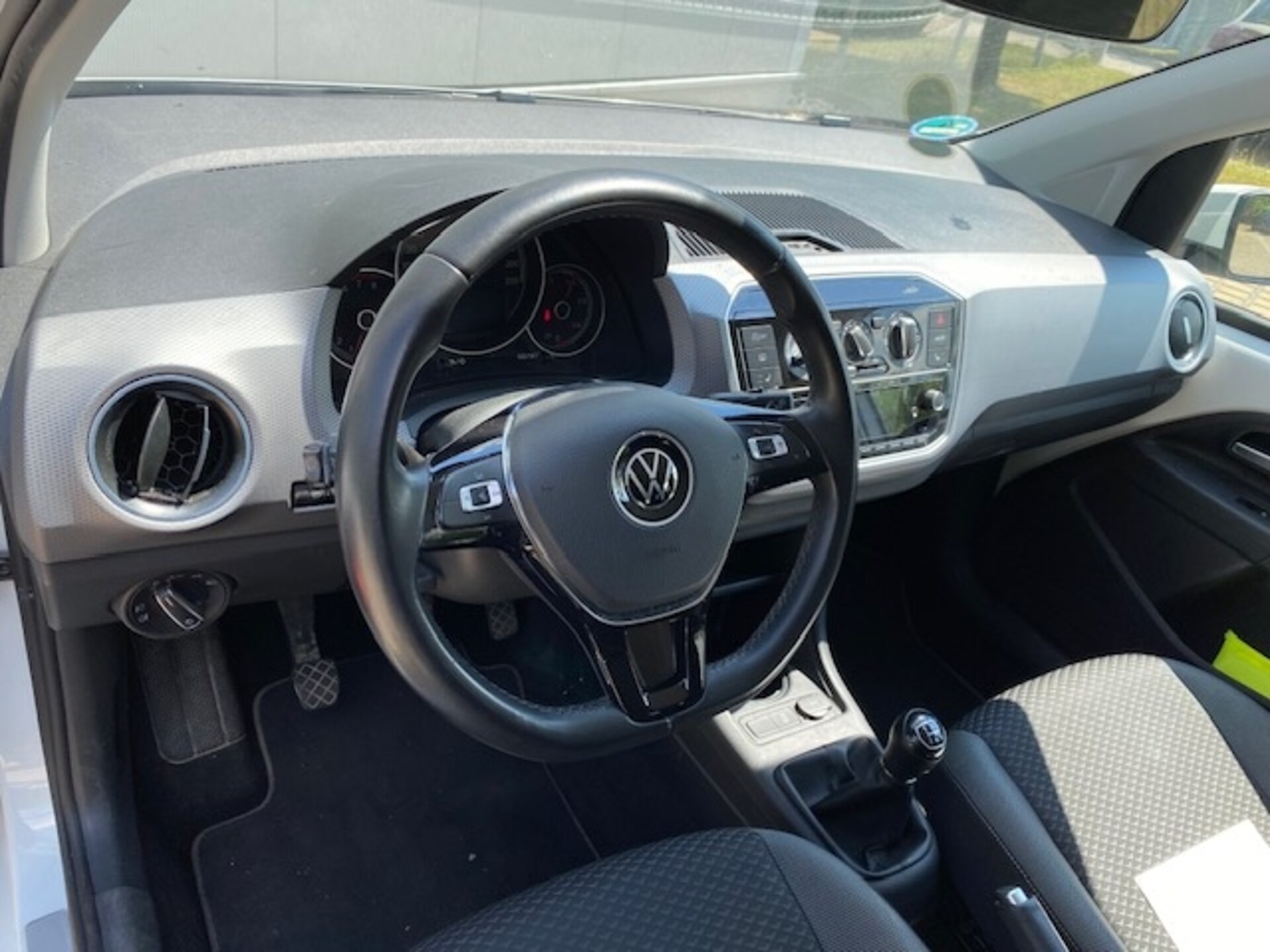 Volkswagen up! ACTIVE