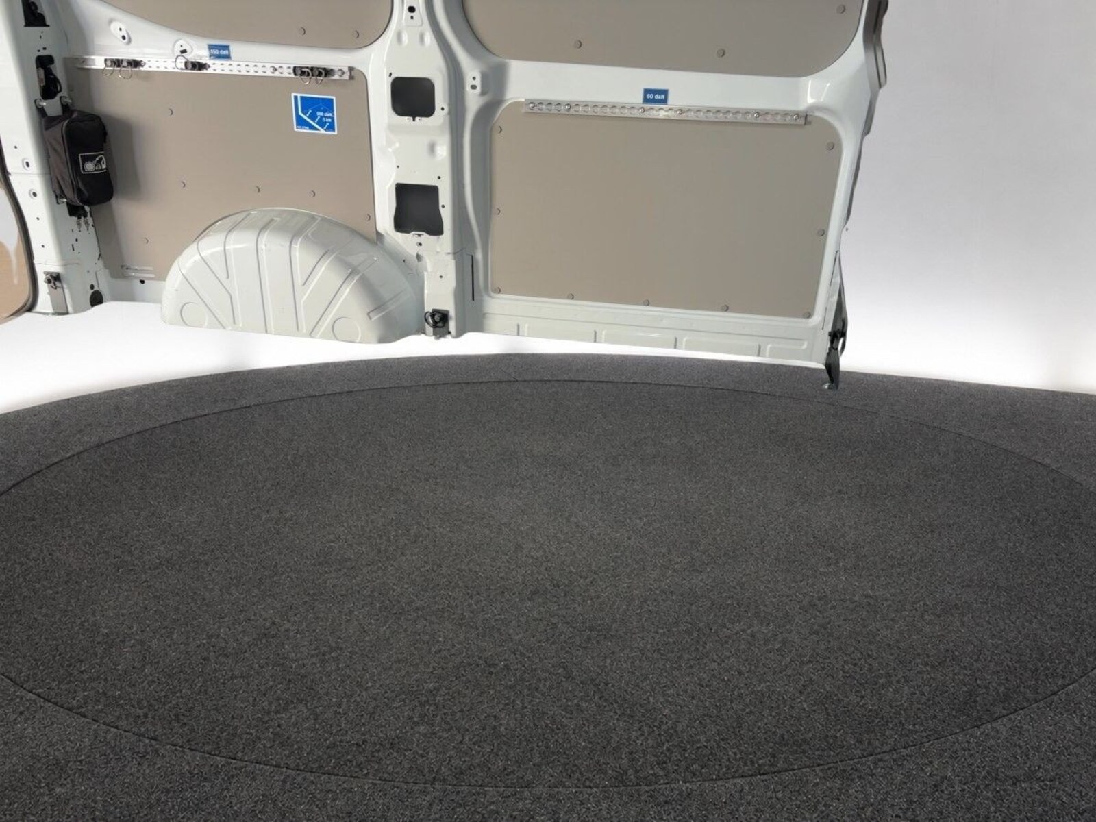 Volkswagen Transporter Kasten kurzer Radstand – Bild 7