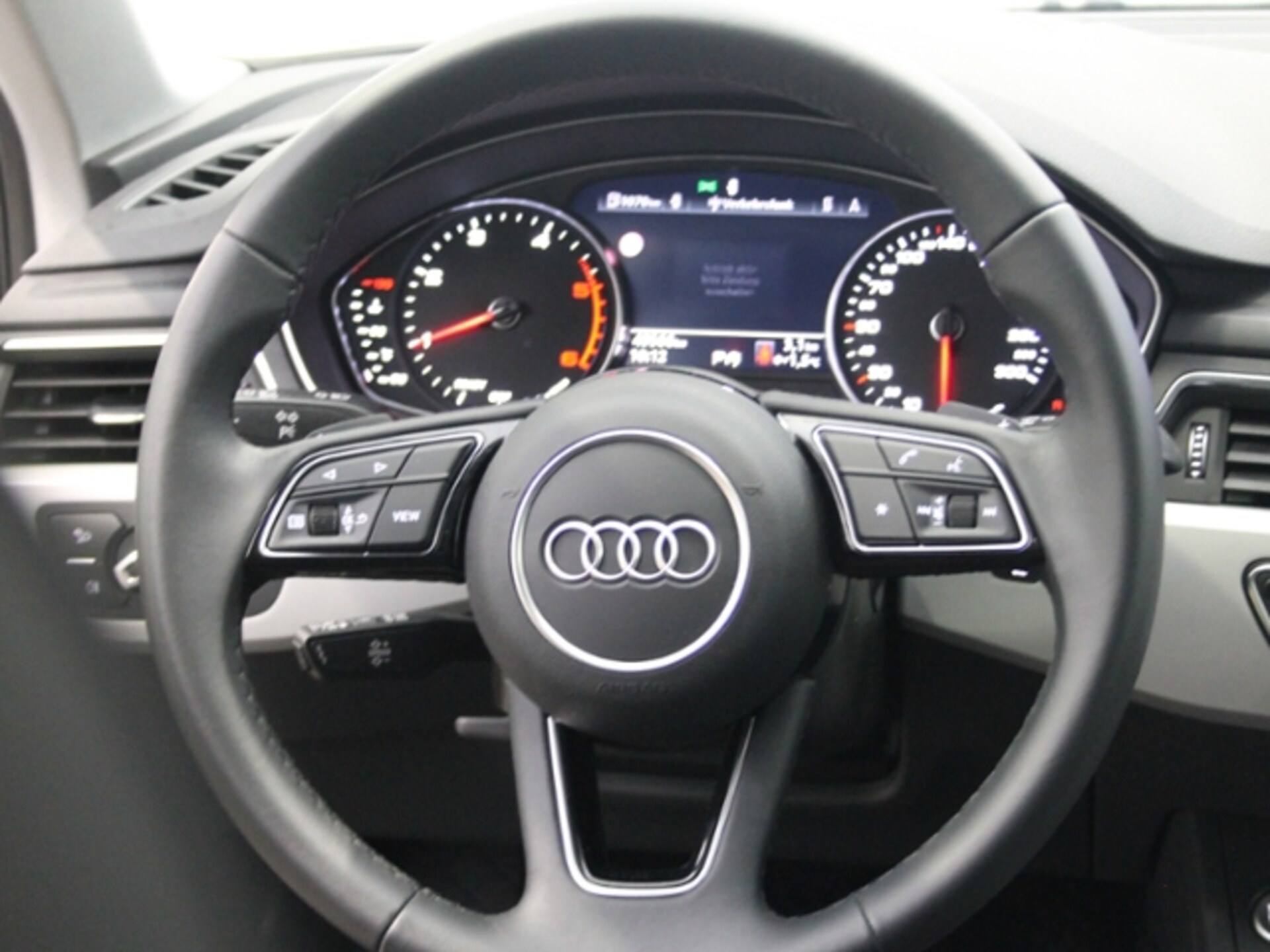 Audi A4 Limousine