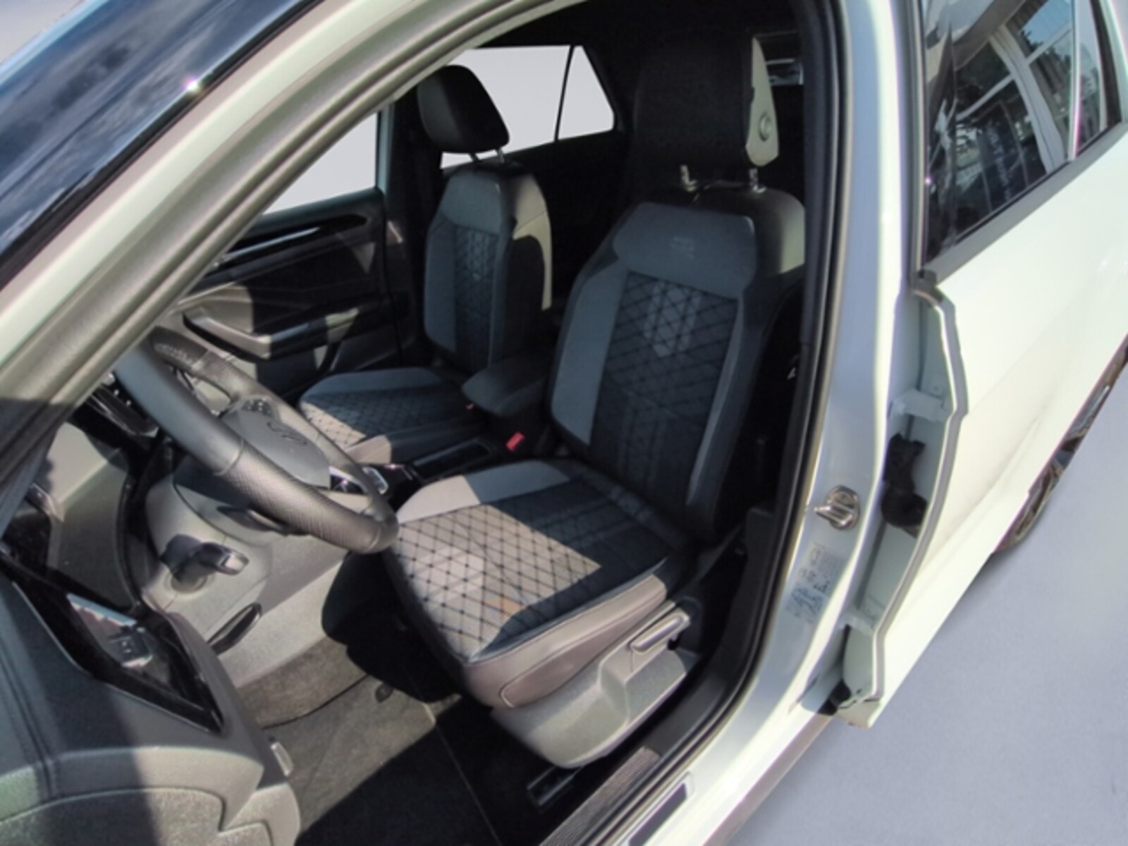Volkswagen T-Roc – Bild 12