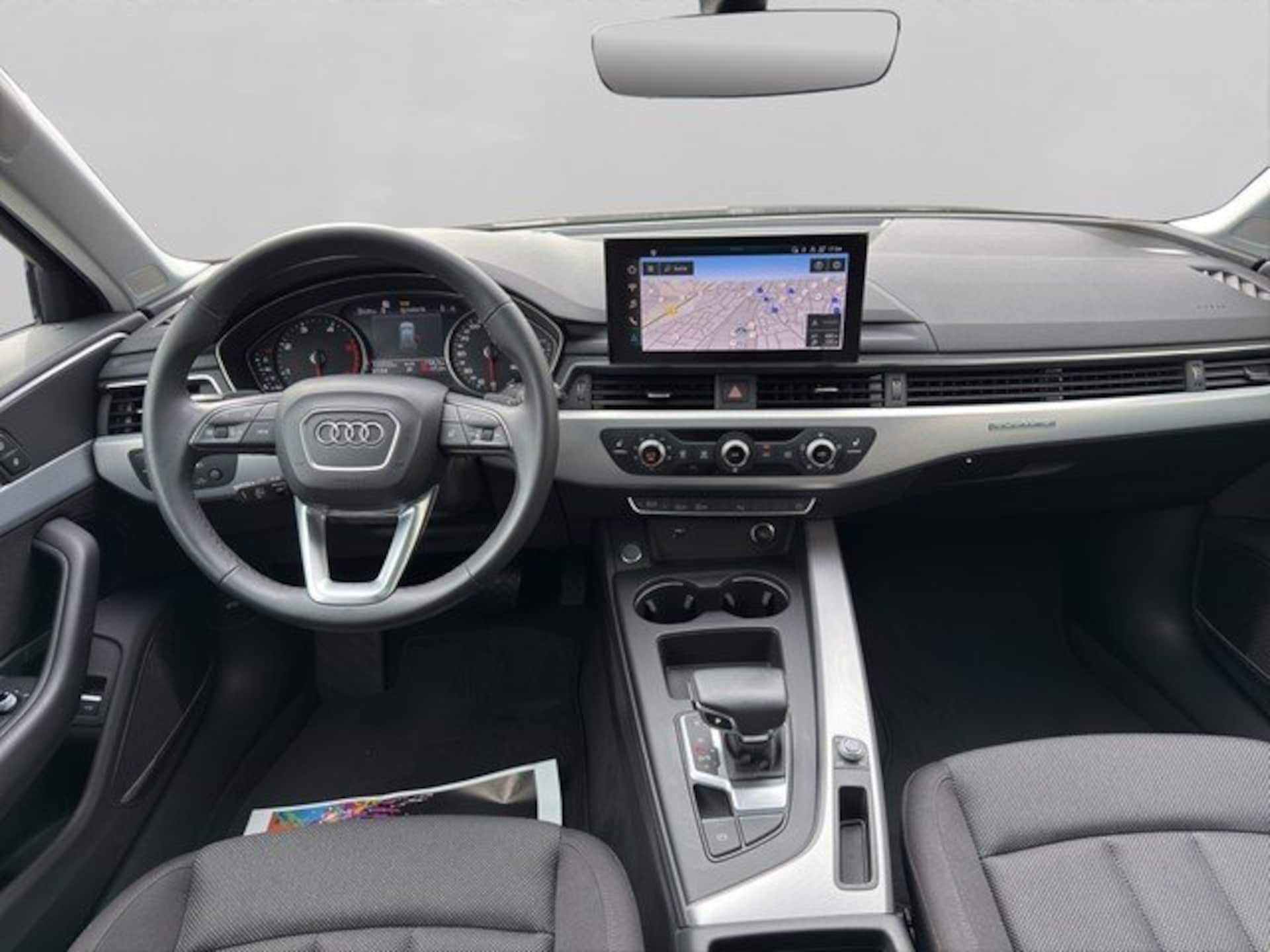 Audi A4 Avant S line