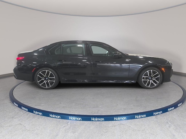 2023 BMW 760