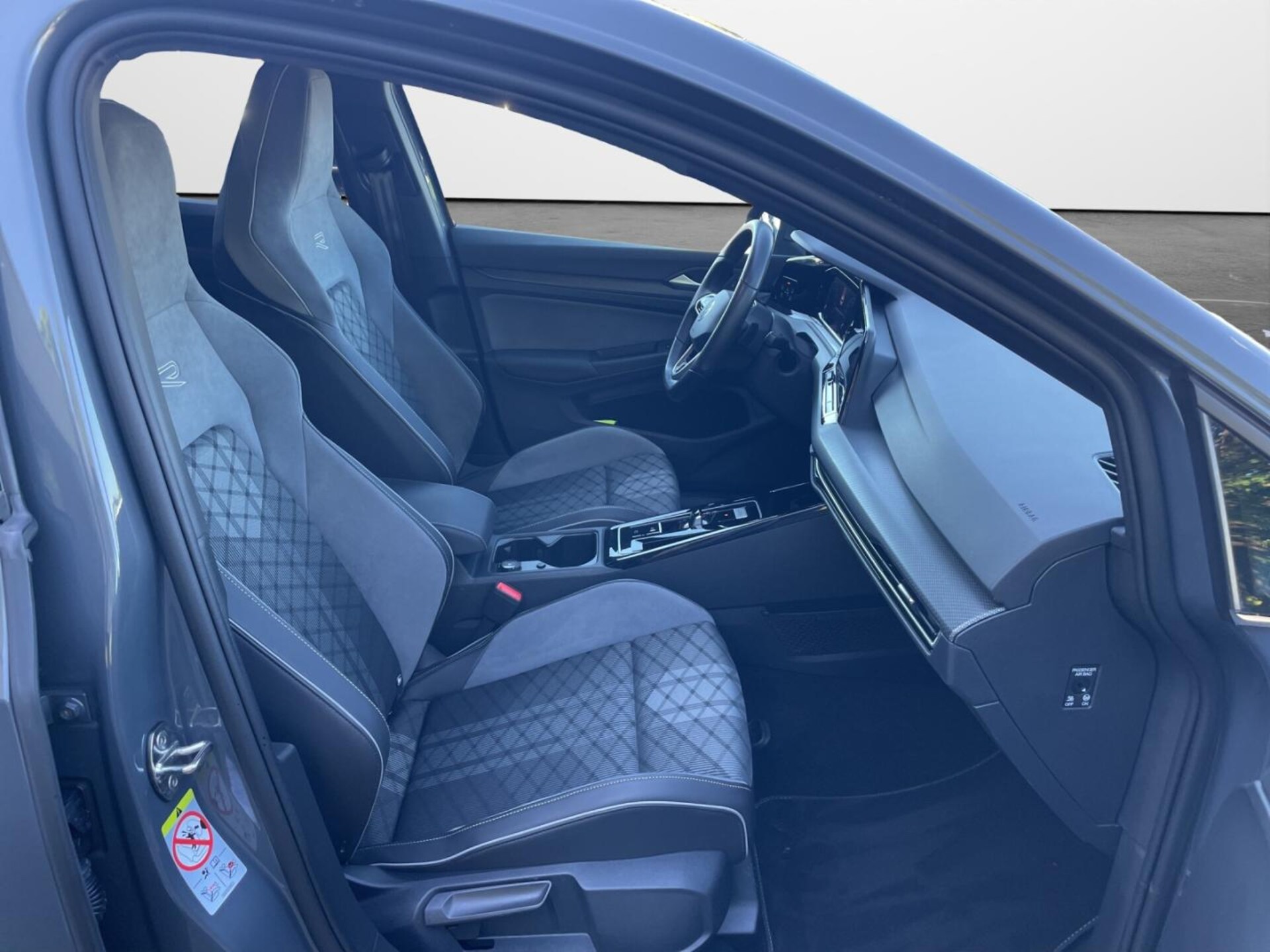 Volkswagen Golf R-Line