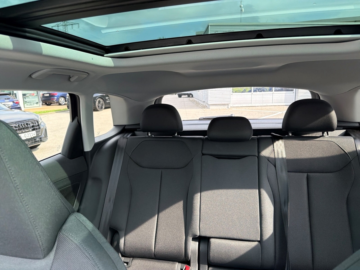 Bild über Audi Q3 SUV TFSI 110 kW S tronic - für weitere Informationen kontaktieren Sie den Audi Partner