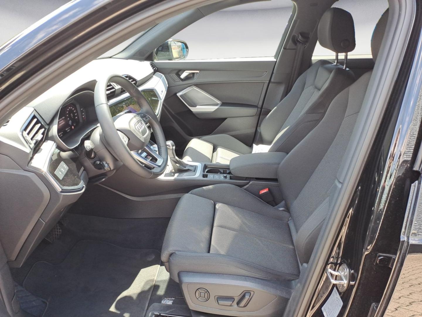 Image about Audi Q3 advanced 35 TDI S tronic