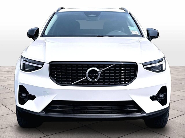2025 Volvo XC40