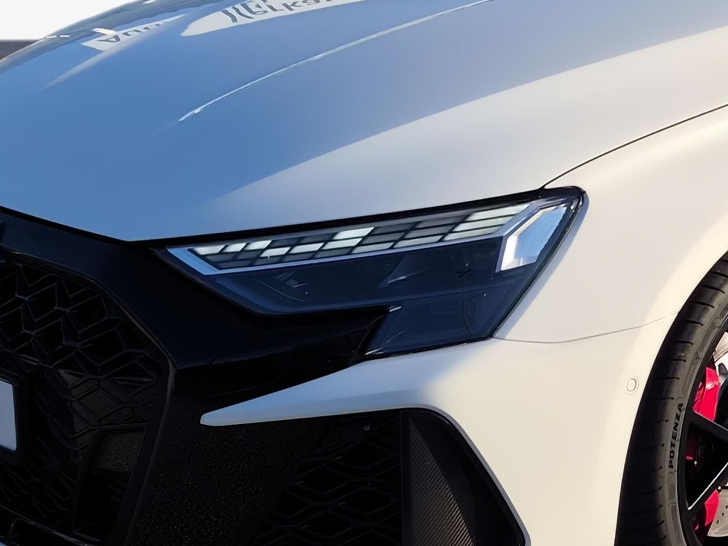 Bild über Audi RS 3 Sportback TFSI quattro 294 kW S tronic - für weitere Informationen kontaktieren Sie den Audi Partner