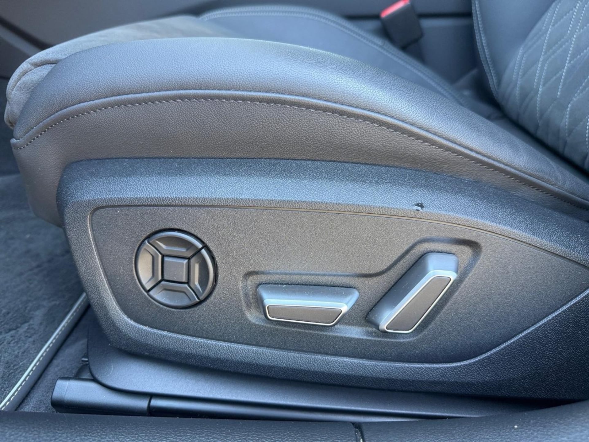 Audi S6 Avant