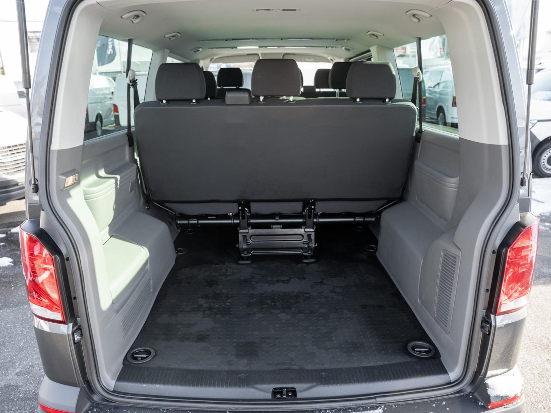 Volkswagen T6.1 Caravelle langer Radstand Trendline