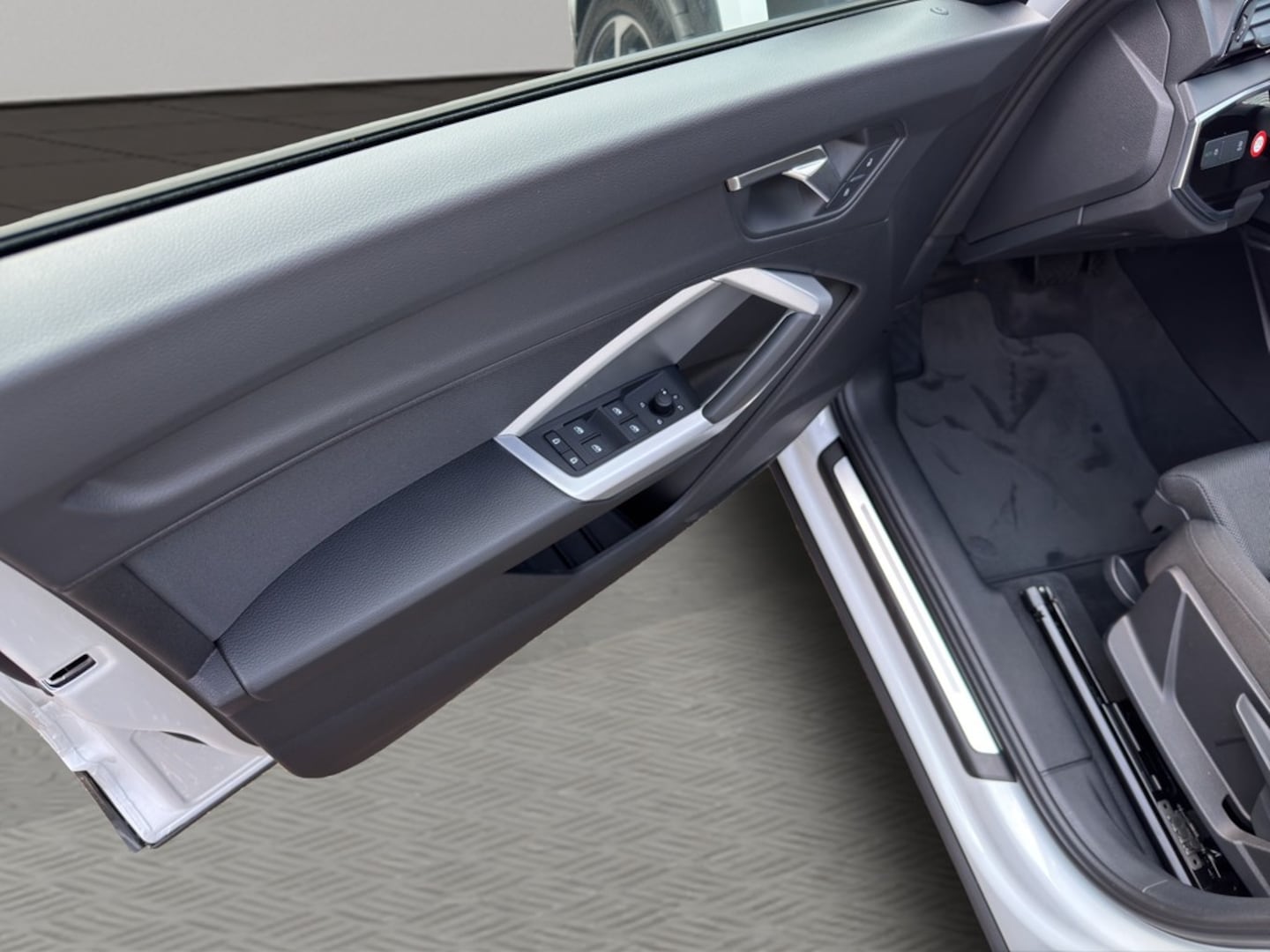 Bild über Audi Q3 TDI 110 kW S tronic - für weitere Informationen kontaktieren Sie den Audi Partner
